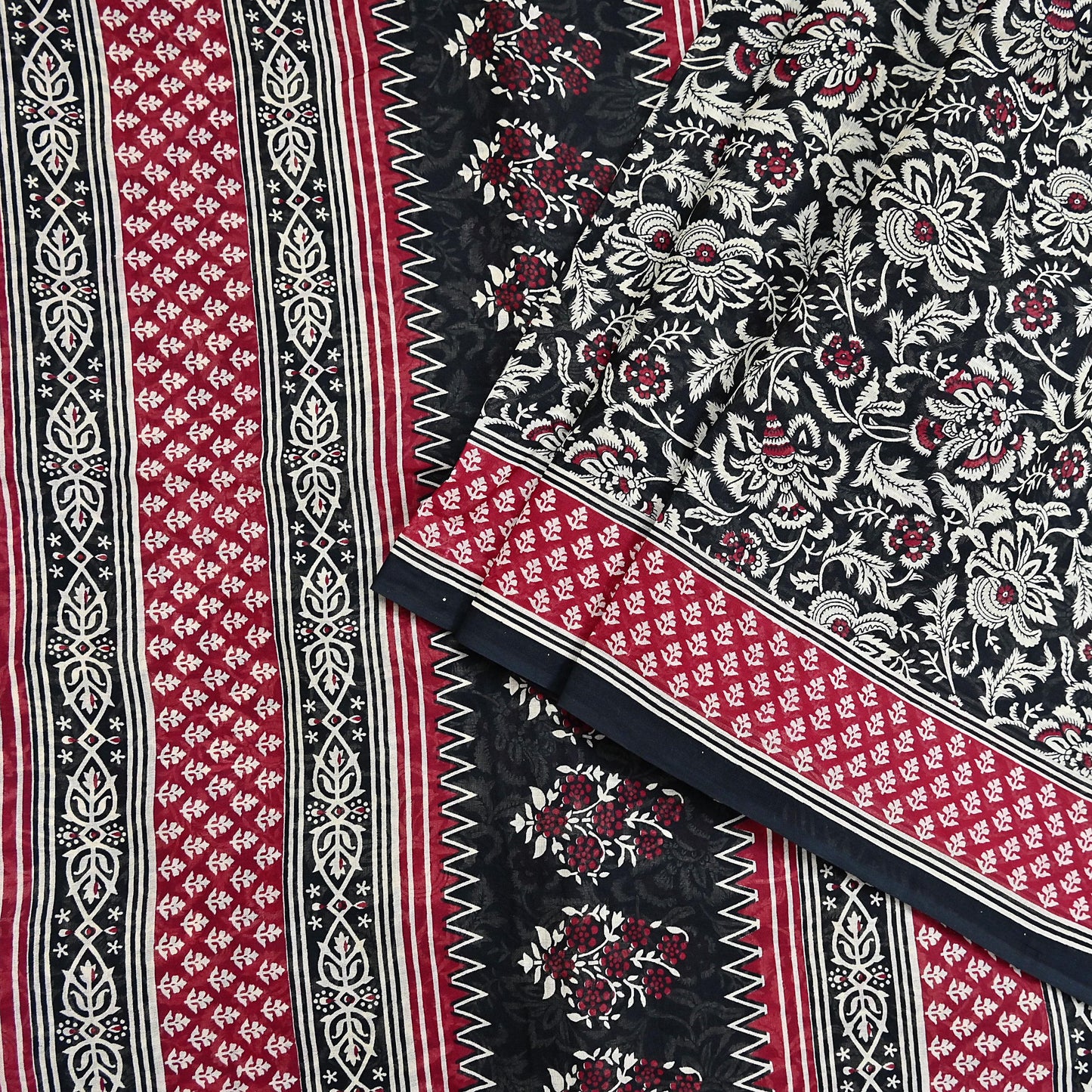 Indian Vintage Sari Red & Black Printed 100% Pure Cotton Sarees Craft Fabric 5Yard Sewing Sarong Wrap Boho Floral Dress making Quilting Soft