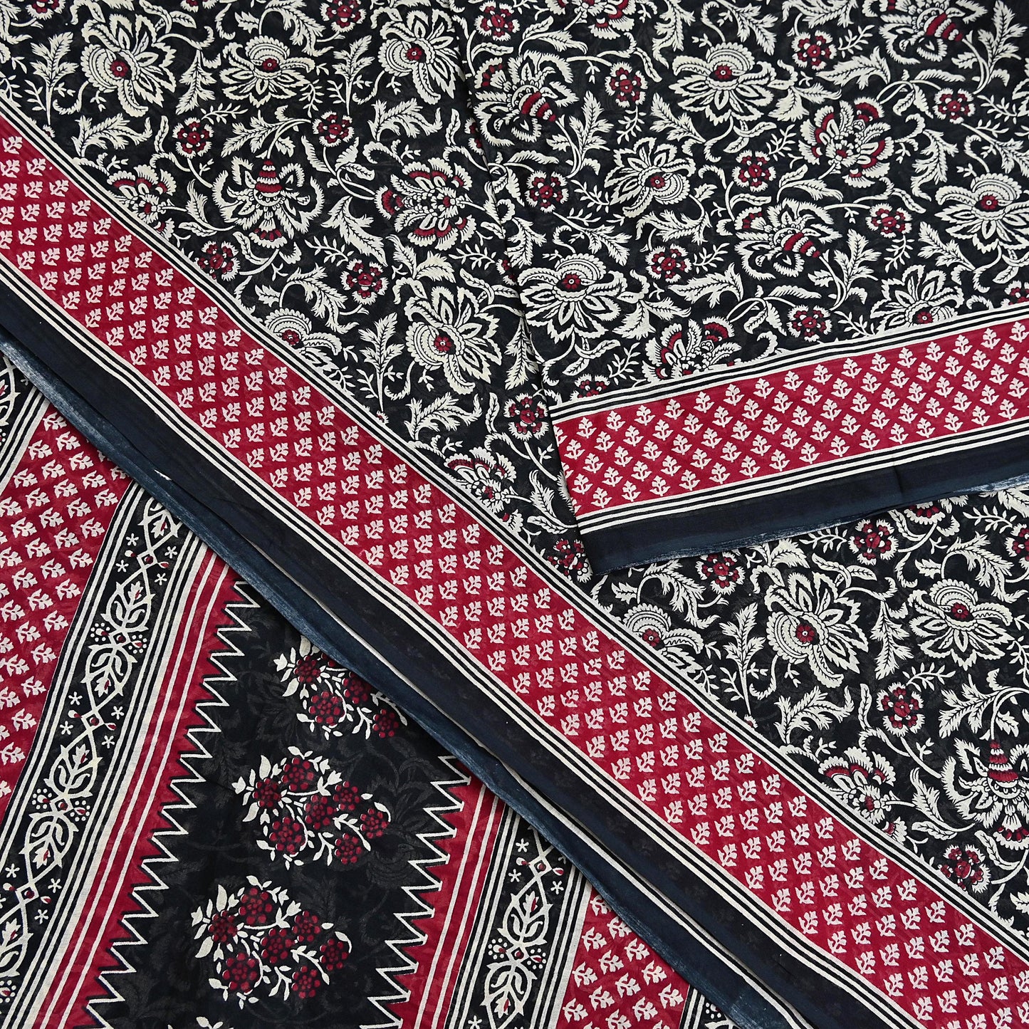 Indian Vintage Sari Red & Black Printed 100% Pure Cotton Sarees Craft Fabric 5Yard Sewing Sarong Wrap Boho Floral Dress making Quilting Soft