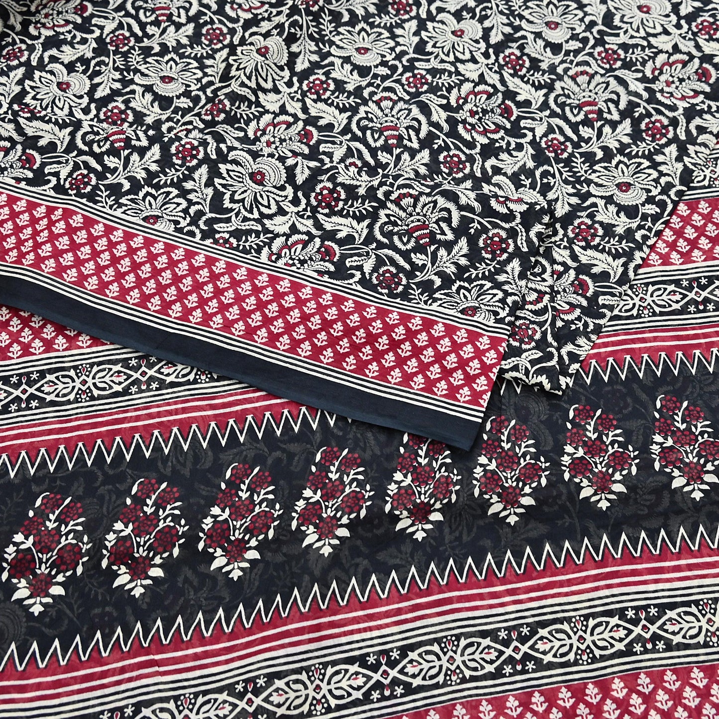 Indian Vintage Sari Red & Black Printed 100% Pure Cotton Sarees Craft Fabric 5Yard Sewing Sarong Wrap Boho Floral Dress making Quilting Soft