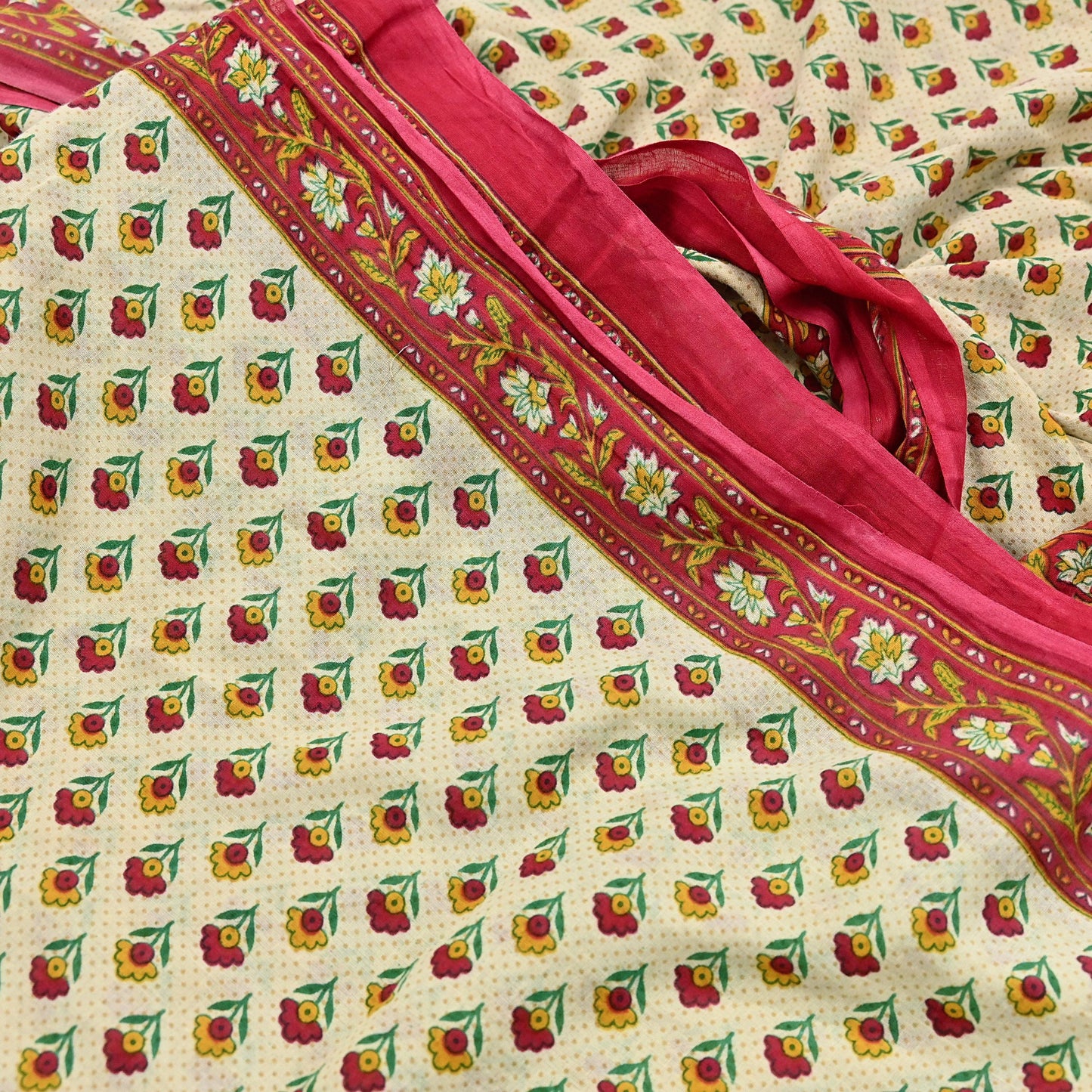 Indian Vintage Sari Red & Ivory Printed 100% Pure Cotton Sarees Craft Fabric 5Yard Sewing Sarong Wrap Boho Floral Dress making Quilting Soft