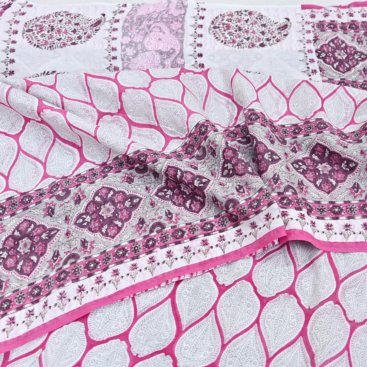 Indian Vintage Sari White & Pink Printed Pure Cotton Sarees Craft Fabric 5Yd Sewing Sarong Wrap Boho Floral Quilting Dress making