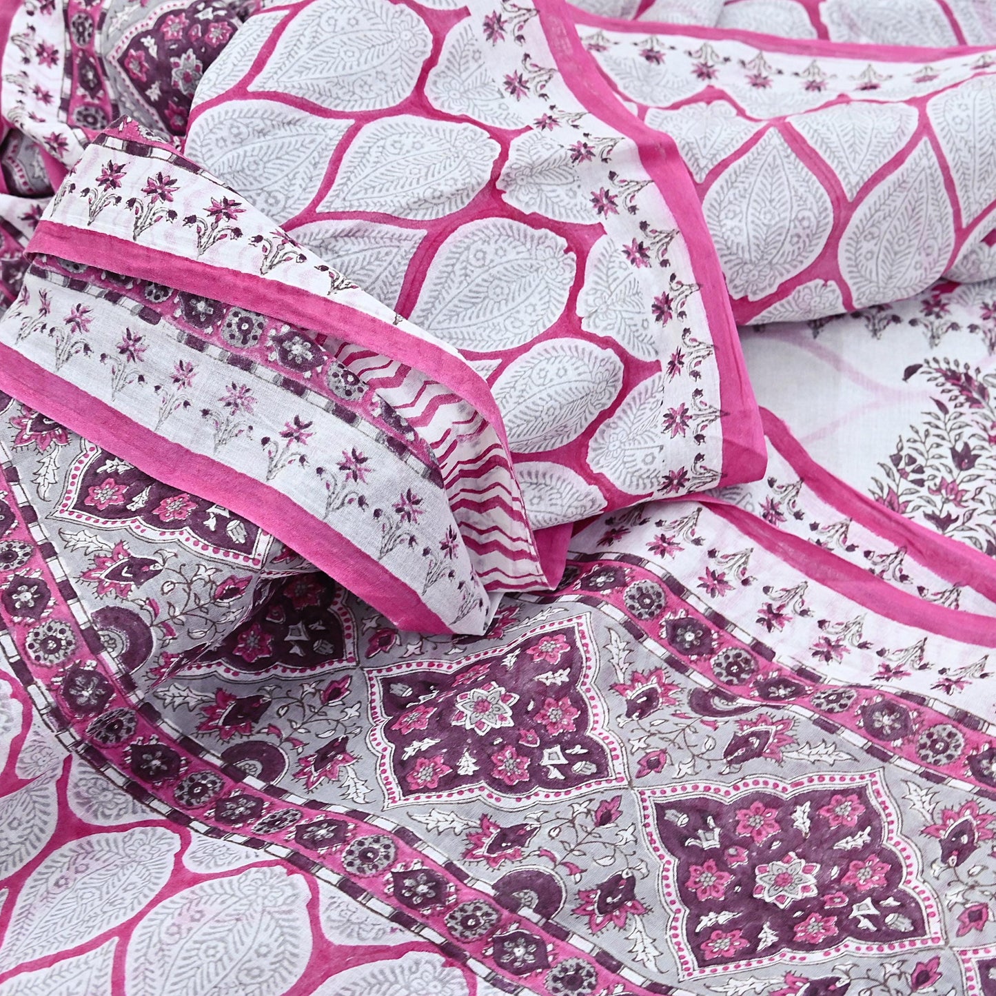 Indian Vintage Sari White & Pink Printed Pure Cotton Sarees Craft Fabric 5Yd Sewing Sarong Wrap Boho Floral Quilting Dress making