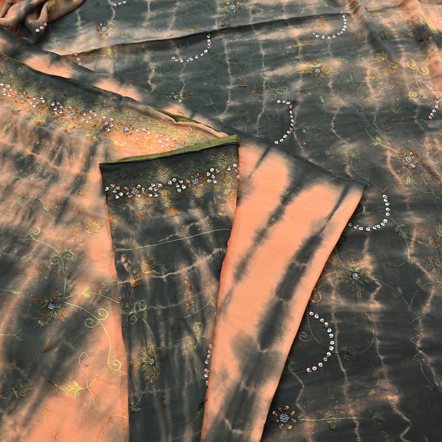 Indian Vintage Saree Peach & Black Pure Crepe Silk Hand Embroidered Tie-Dye Sari Fabric 5yard Sewing Craft Fabric Dressmaking Crafting Zari