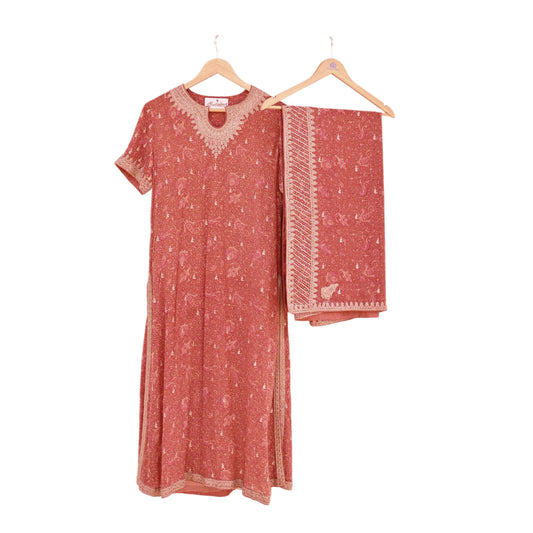 Indian Pre-Owned Peach Pure Silk Hand Embroidered Ritu Kumar Designer 2 Piece Suit Set (Kurta + Dupatta)