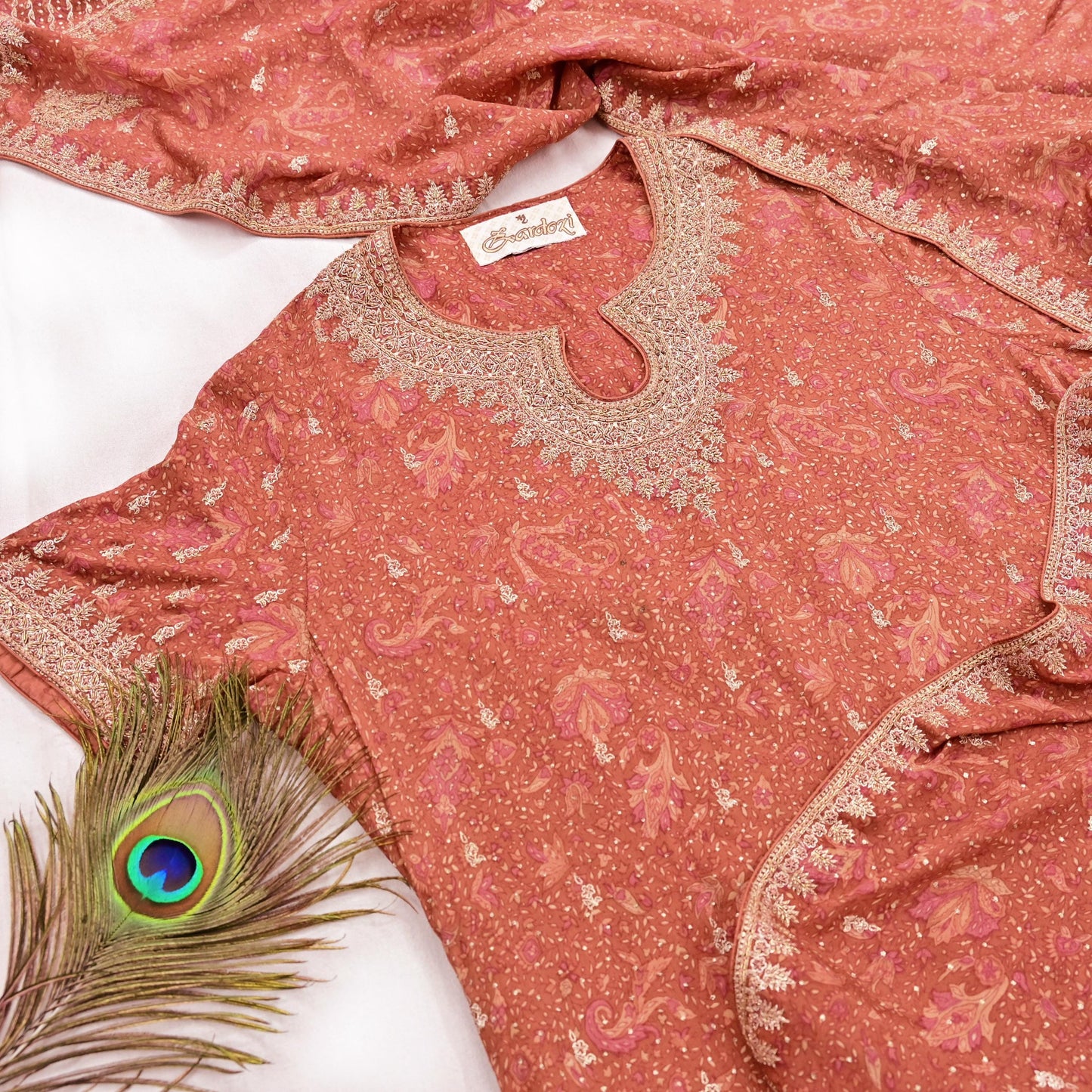 Indian Pre-Owned Peach Pure Silk Hand Embroidered Ritu Kumar Designer 2 Piece Suit Set (Kurta + Dupatta)