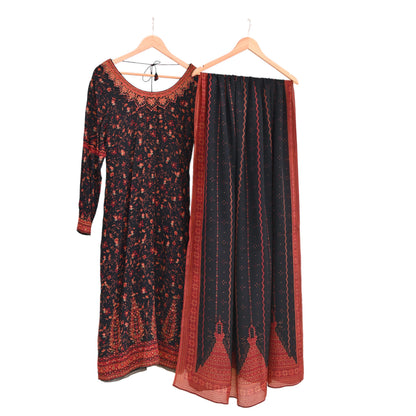 Indian Pre-Owned Black Pure Silk Hand Embroidered Printed Ritu Kumar Designer 2 Piece Suit Set (Kurta + Dupatta)