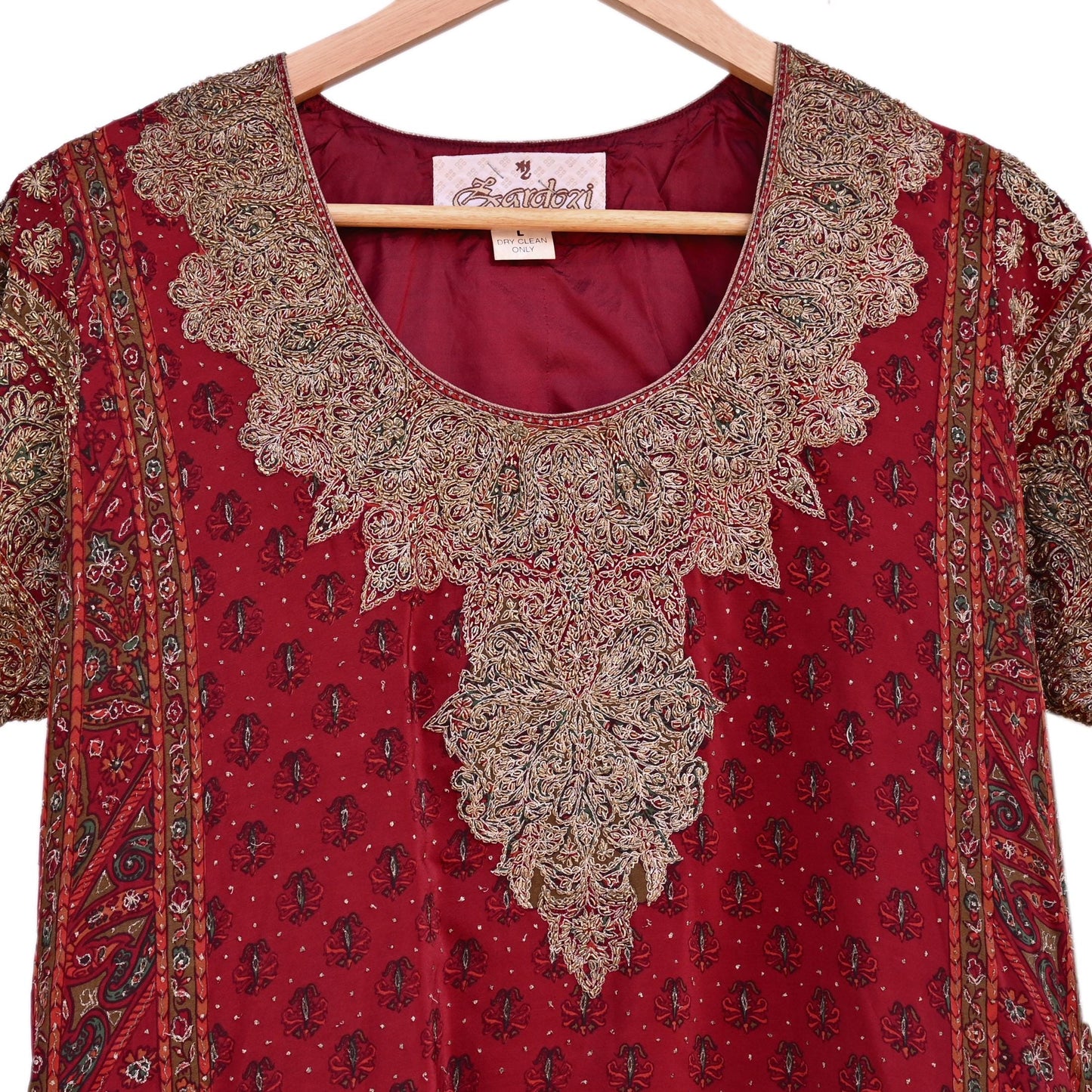 Indian Pre-Owned Red Pure Silk Hand Embroidered Ritu Kumar Designer 2 Piece Suit Set (Kurta + Dupatta)