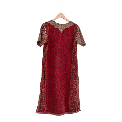 Indian Pre-Owned Red Pure Silk Hand Embroidered Ritu Kumar Designer 2 Piece Suit Set (Kurta + Dupatta)