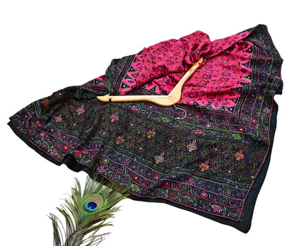 Indian Pre-Owned Pink & Black Pure Silk Hand Embroidered Printed Ritu Kumar Designer 2 Piece Suit Set (Kurta + Dupatta)