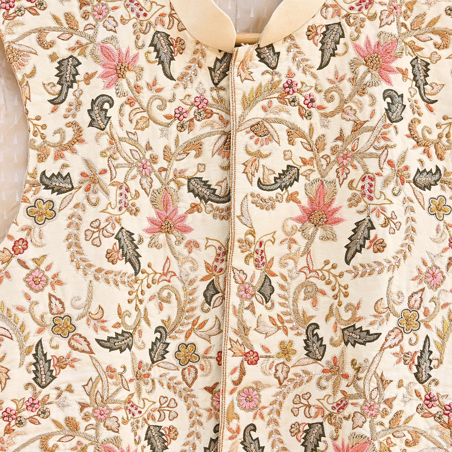 Indian Pre-owned Raw silk Hand Embroidered Mens Floral Brocade Nehru Jacket / Ethnic Waistcoat