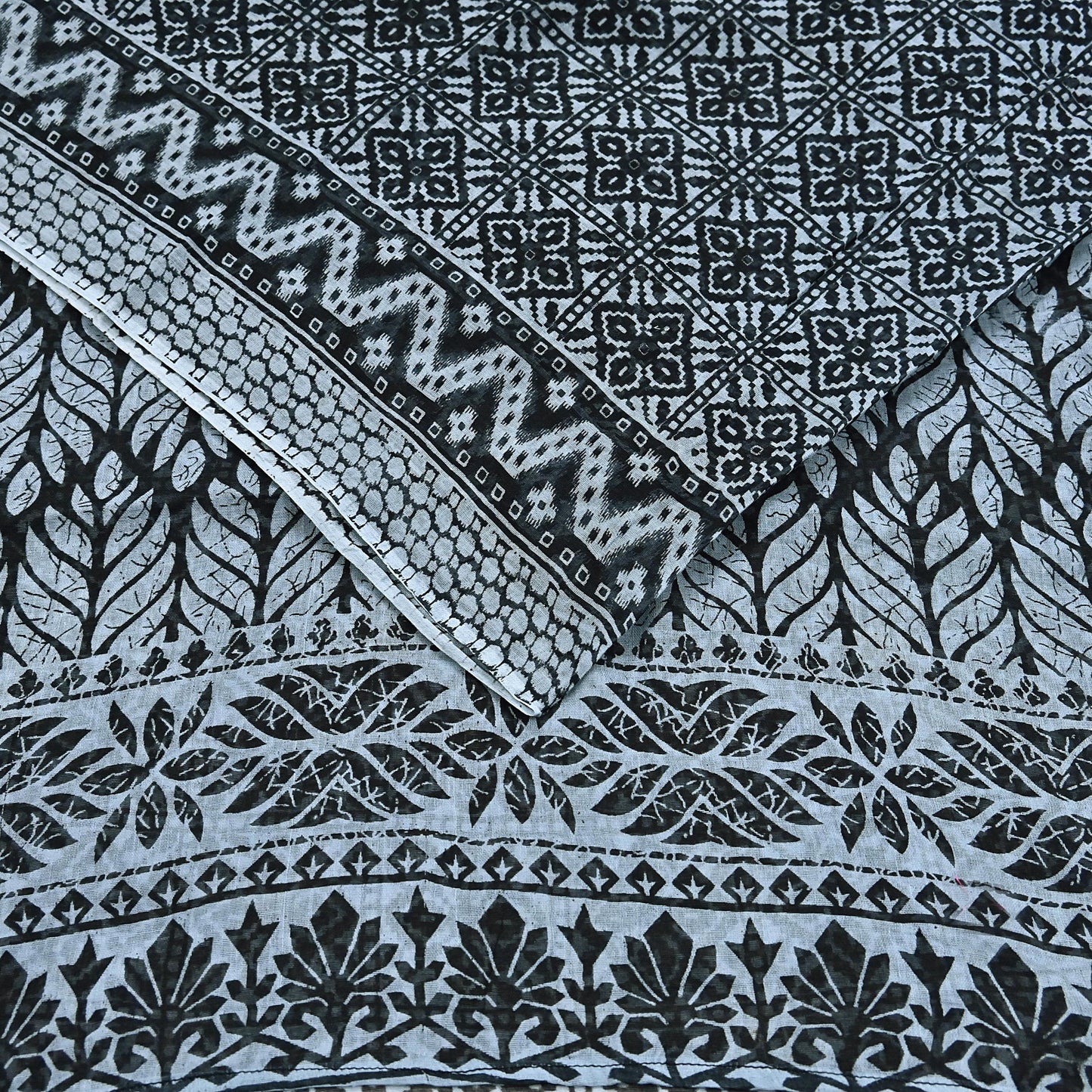 Indian Vintage Black & Gray Saree Printed Pure Cotton Indian Sari Craft Fabric 5Yd Sewing Soft Sarong Wrap Boho Floral Quilting Crafting