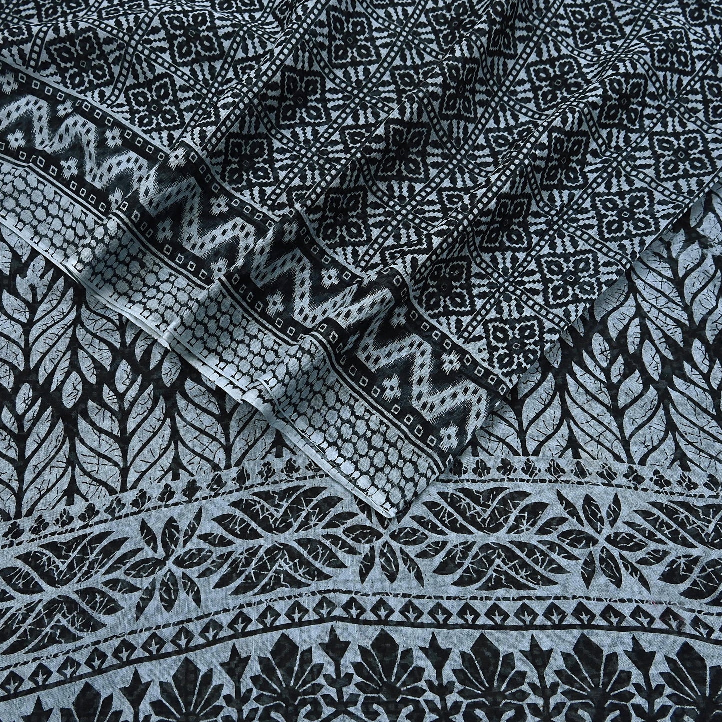 Indian Vintage Black & Gray Saree Printed Pure Cotton Indian Sari Craft Fabric 5Yd Sewing Soft Sarong Wrap Boho Floral Quilting Crafting