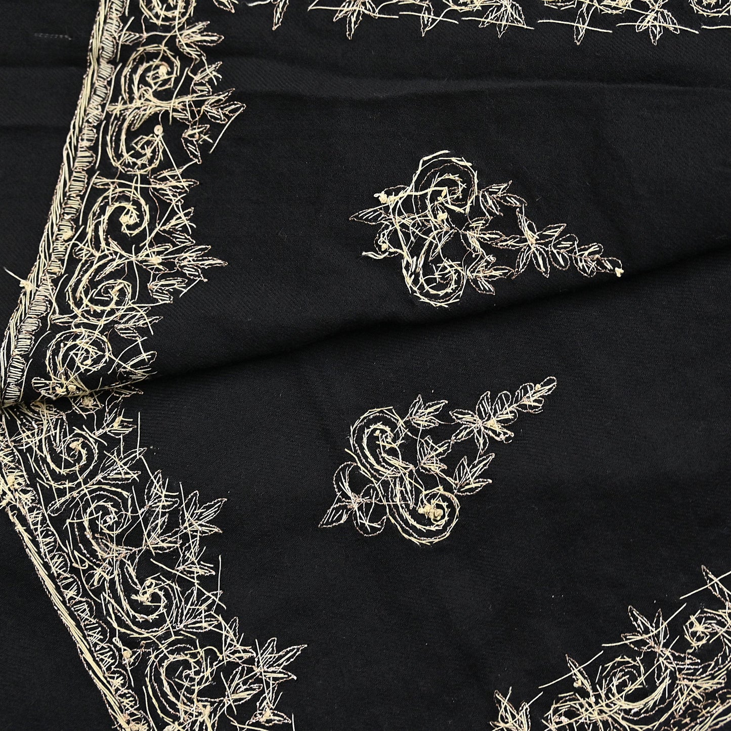 Vintage Shawl Black Pure Woolen Shawl Handmade Embroidered Long Throw Stole Warm Stole Floral Design Zardozi/dabka