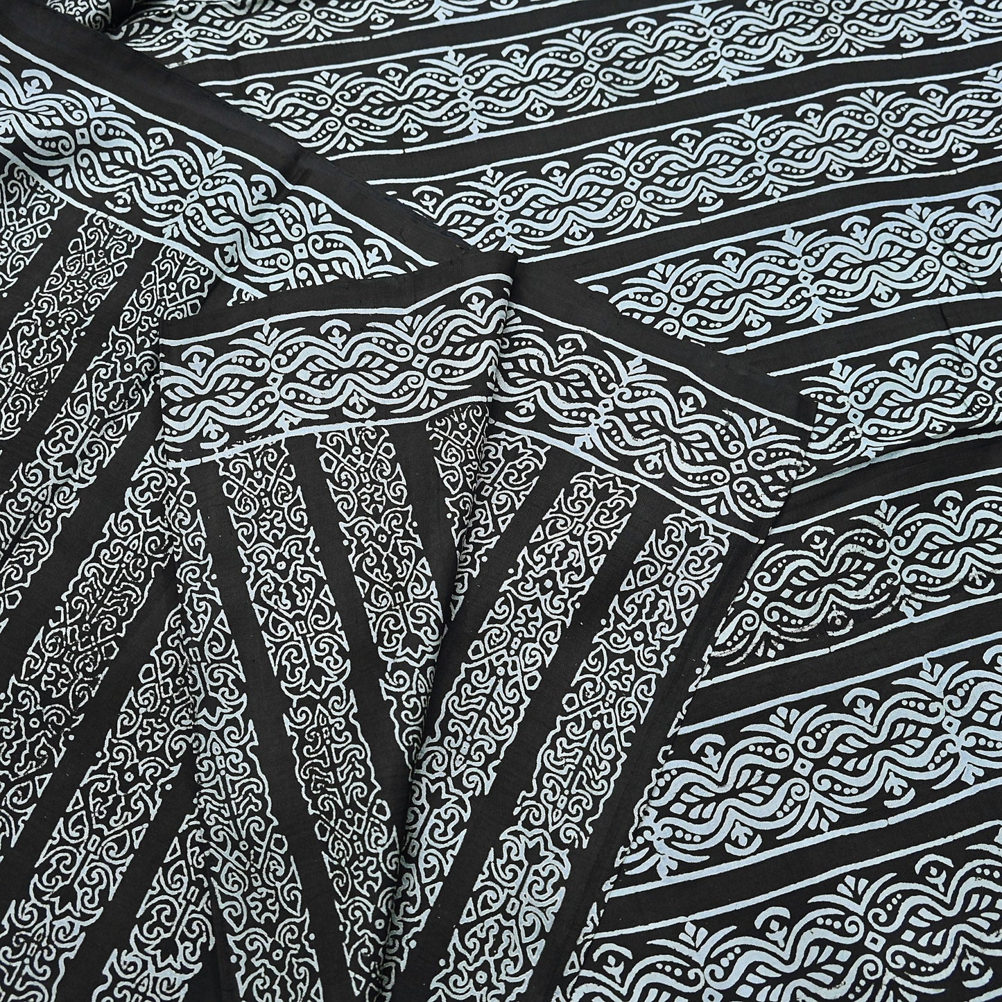 Indian Vintage Black Pure Silk Saree Printed Floral & Striped Design 5Yards Soft Craft Fabric for Dressmaking, Quilting,  Upcycling
