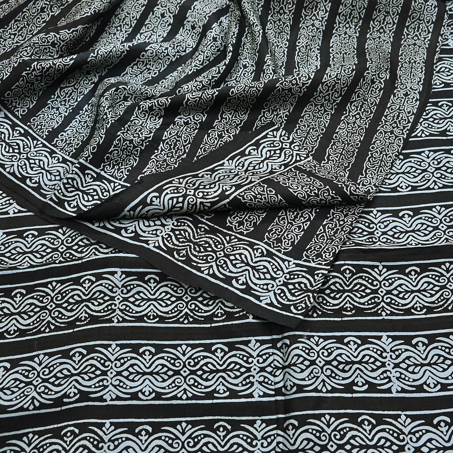 Indian Vintage Black Pure Silk Saree Printed Floral & Striped Design 5Yards Soft Craft Fabric for Dressmaking, Quilting,  Upcycling