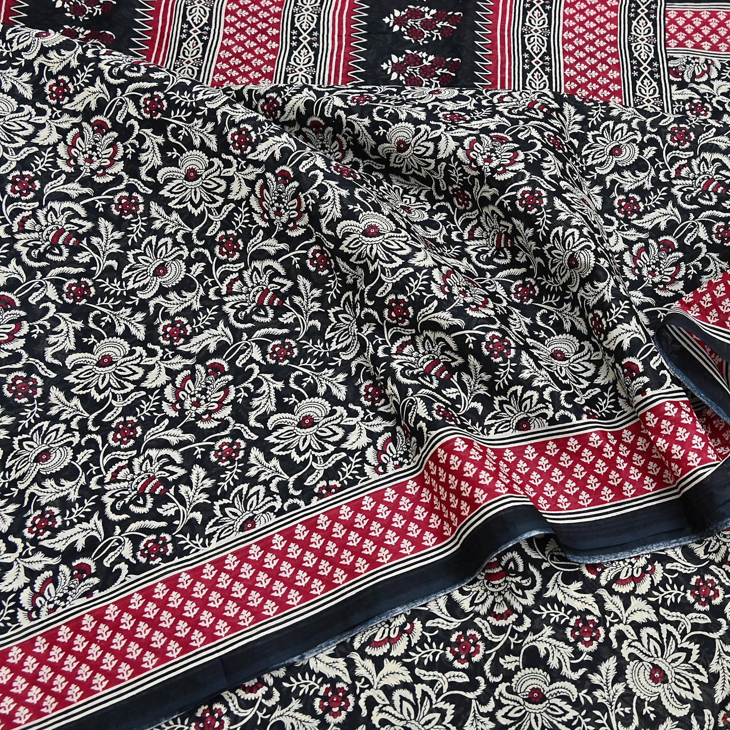 Indian Vintage Sari Red & Black Printed 100% Pure Cotton Sarees Craft Fabric 5Yard Sewing Sarong Wrap Boho Floral Dress making Quilting Soft