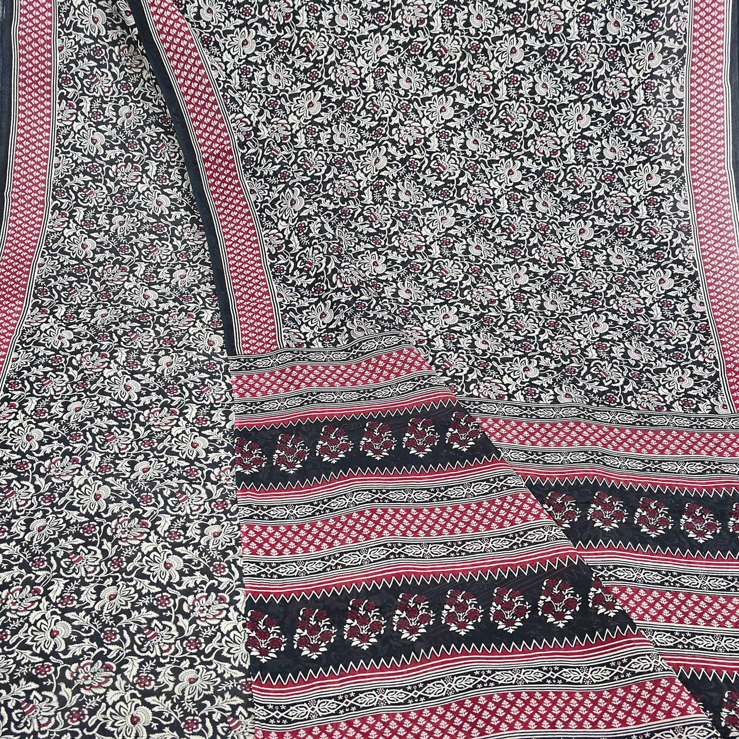 Indian Vintage Sari Red & Black Printed 100% Pure Cotton Sarees Craft Fabric 5Yard Sewing Sarong Wrap Boho Floral Dress making Quilting Soft