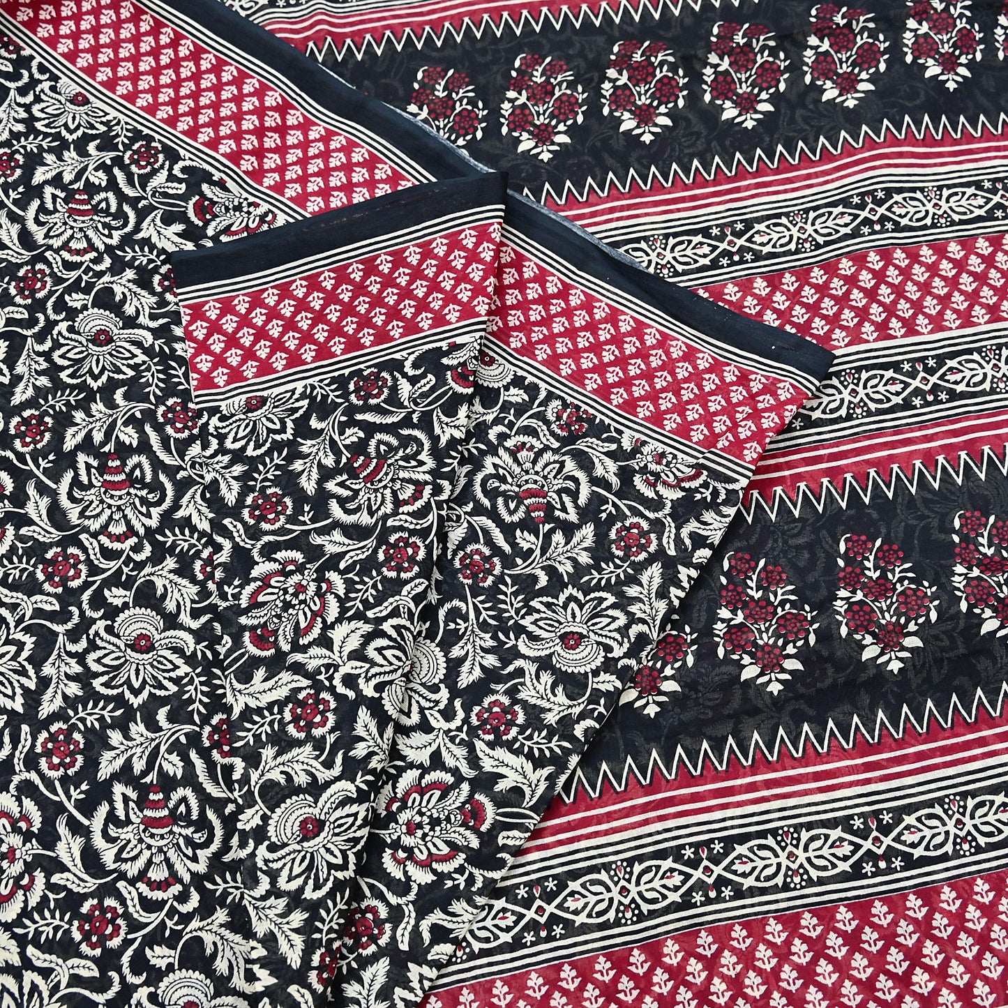 Indian Vintage Sari Red & Black Printed 100% Pure Cotton Sarees Craft Fabric 5Yard Sewing Sarong Wrap Boho Floral Dress making Quilting Soft