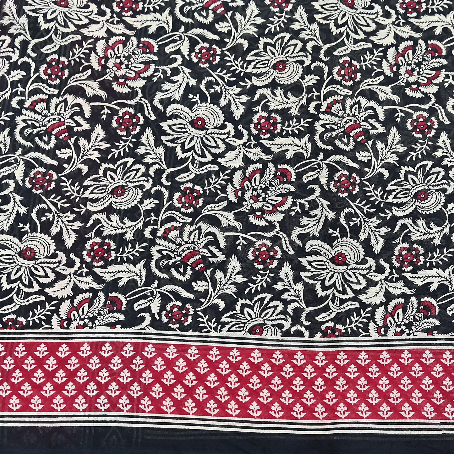 Indian Vintage Sari Red & Black Printed 100% Pure Cotton Sarees Craft Fabric 5Yard Sewing Sarong Wrap Boho Floral Dress making Quilting Soft