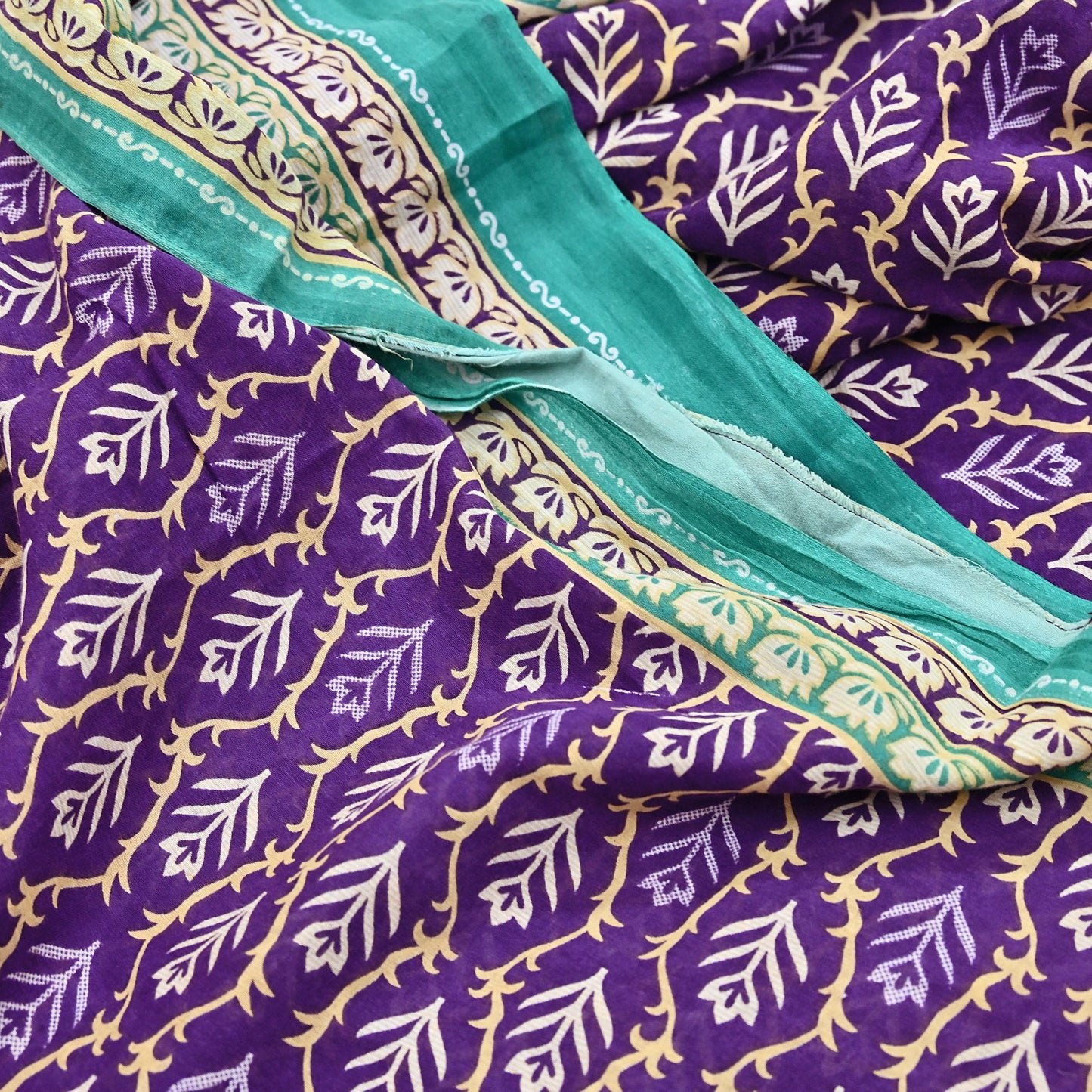 Indian Vintage Sari Purple Pure Cotton Printed Saree 5Yd Craft Fabric Sewing Sarong Wrap Boho Floral Quilting crafting dressmaking