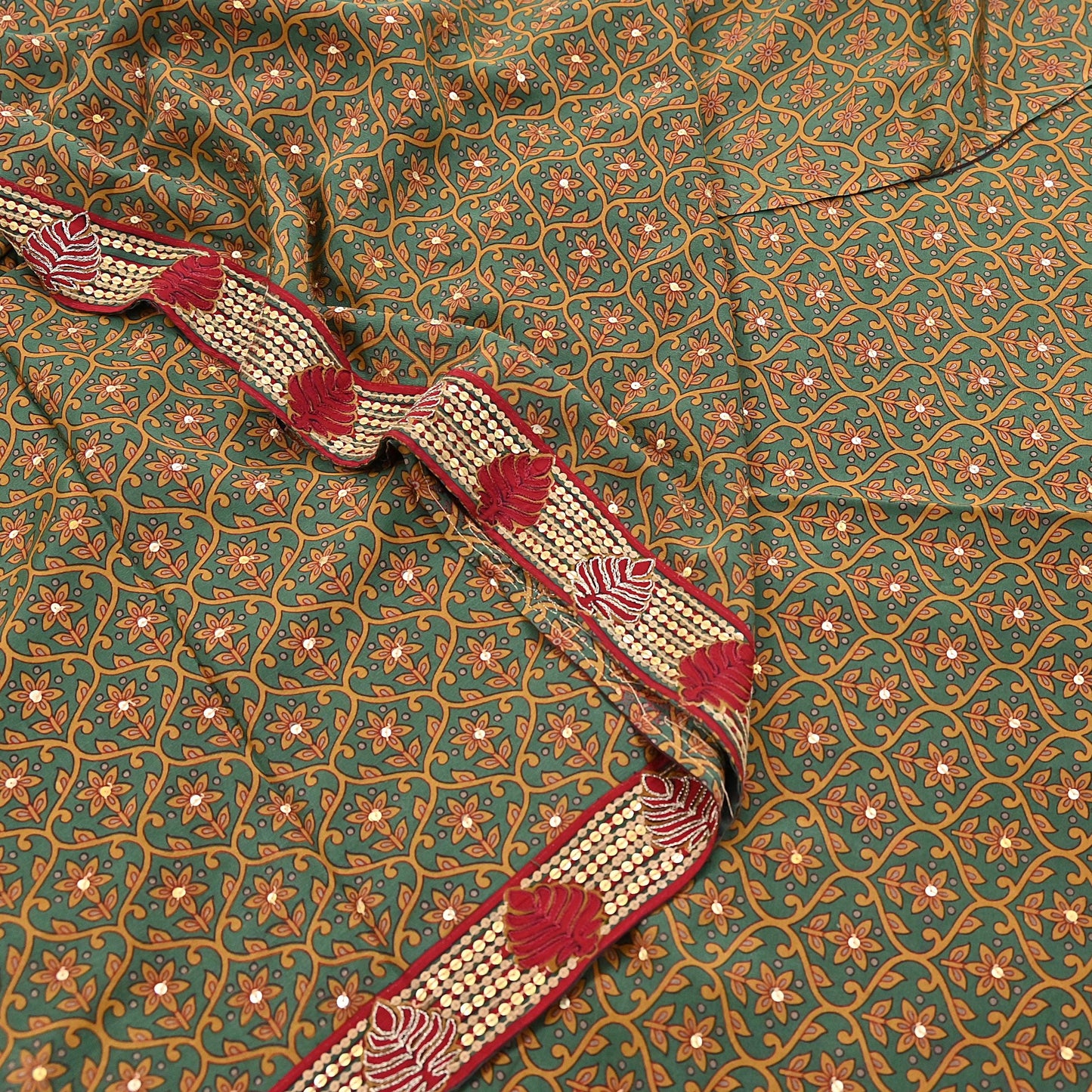 Indian Vintage Sari Green Pure Crepe Silk Hand Embroidered Saree 6yd Sewing Floral Craft Sequins Dress making Crafting Quilting
