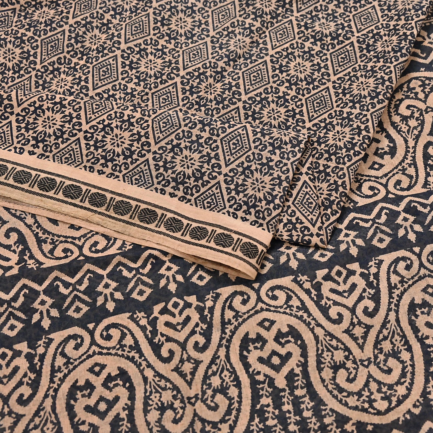 Indian Vintage Sari Beige & Black Printed Pure Cotton Sarees Fabric Floral 5Yd Sarong Wrap Boho Fabric Kimono Soft Dress making Crafting