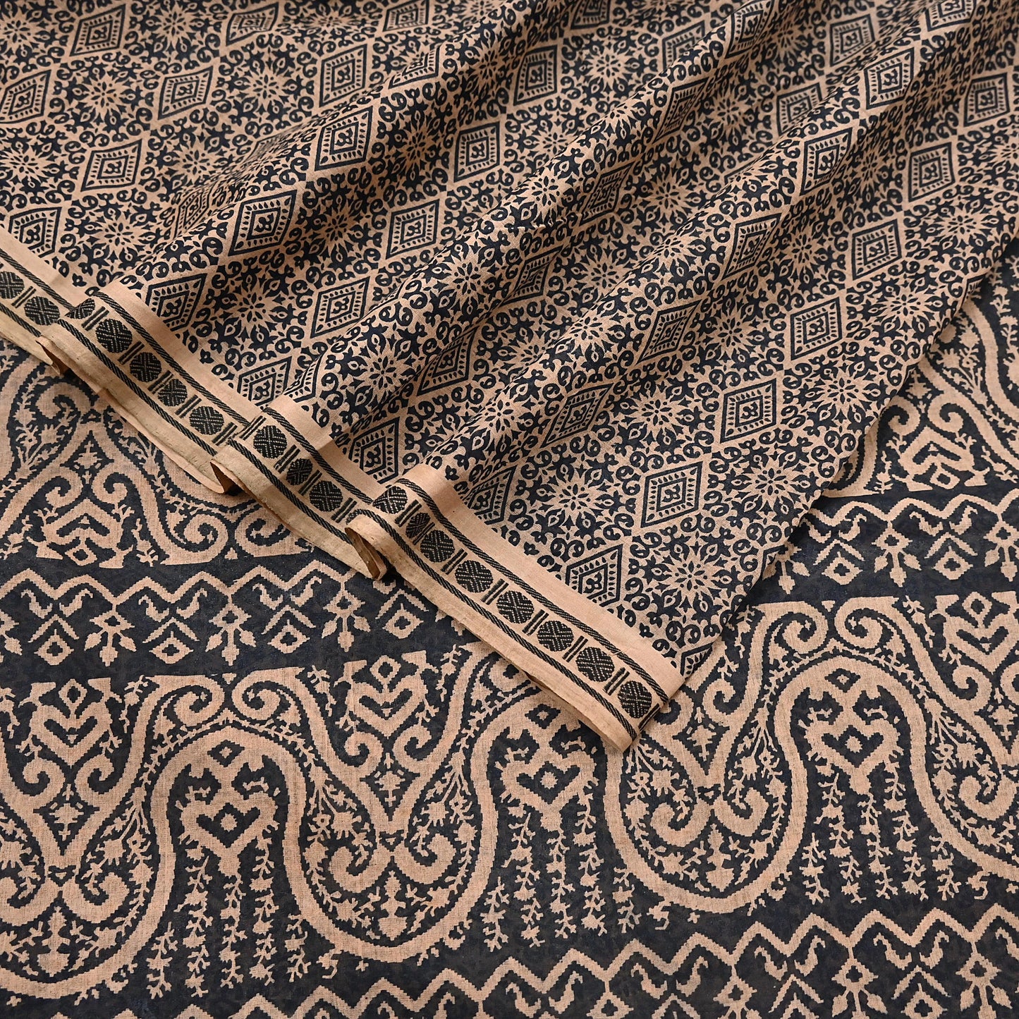 Indian Vintage Sari Beige & Black Printed Pure Cotton Sarees Fabric Floral 5Yd Sarong Wrap Boho Fabric Kimono Soft Dress making Crafting
