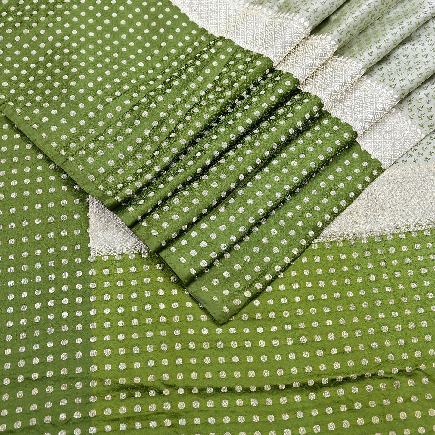 Indian Vintage Sari Green & Ivory Heavy Pure Satin Silk Woven Banarasi Tanchoi Sari Zari 5Yd Craft Fabric Dress making Ethnic Crafting