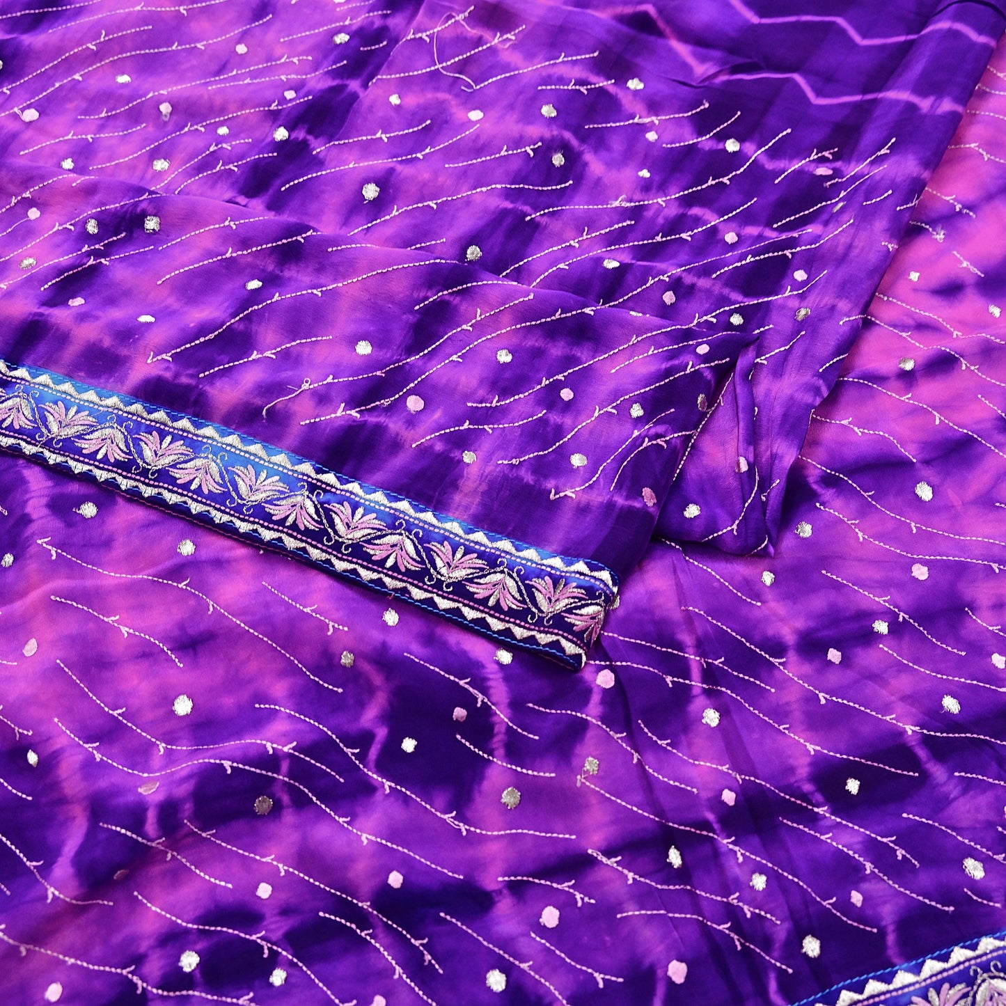 Indian Vintage Saree Purple & Peach Pure Crepe Silk Hand Embroidered Tie-Dye Sari Fabric 5yard Sewing Craft Fabric Ethnic Dressmaking
