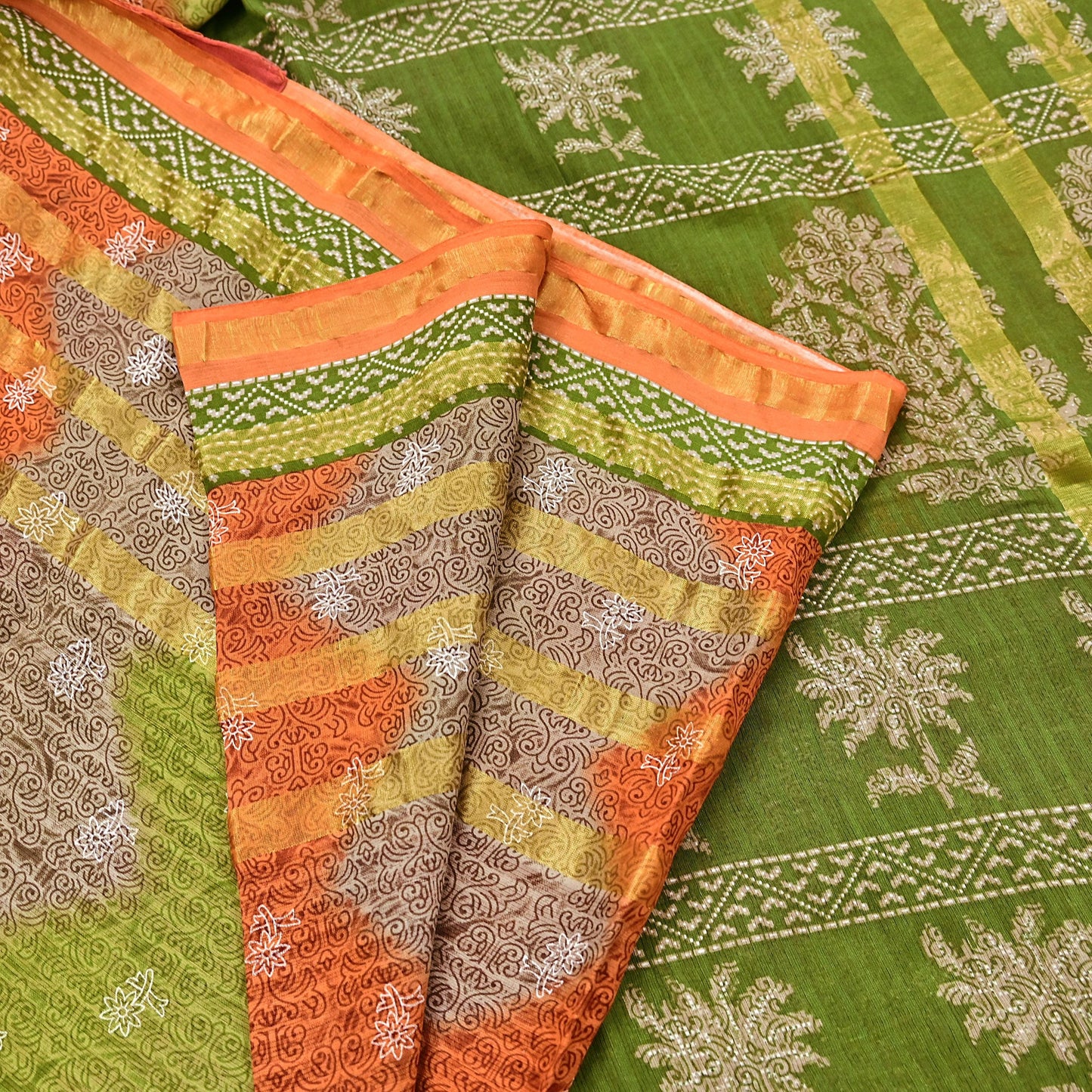 Indian Vintage Sari Rusty & Green Printed Pure Cotton Sarees Craft Fabric 5Yd Soft Sewing Sarong Wrap Boho Floral Quilting Dress making