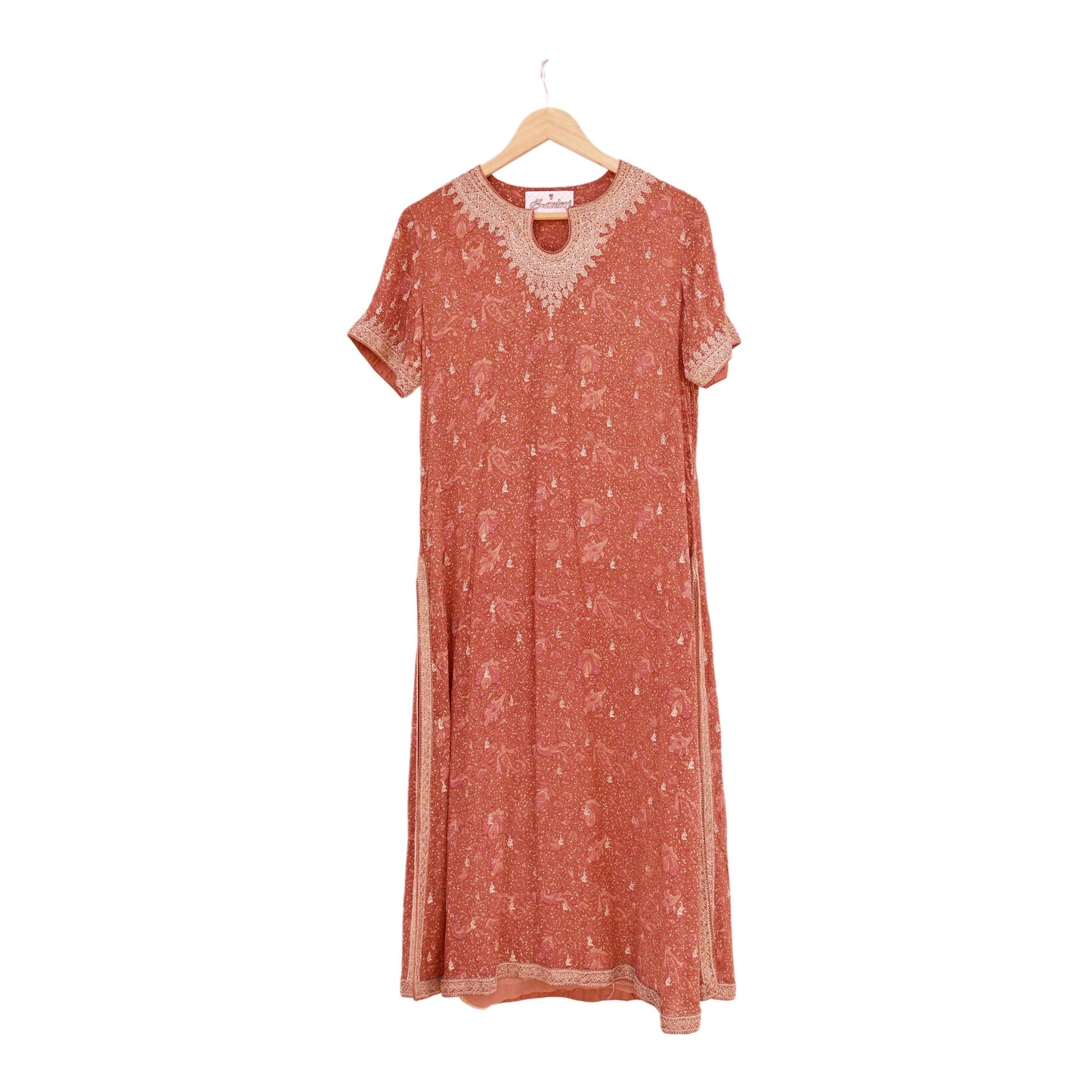 Indian Pre-Owned Peach Pure Silk Hand Embroidered Ritu Kumar Designer 2 Piece Suit Set (Kurta + Dupatta)