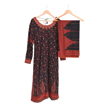 Indian Pre-Owned Black Pure Silk Hand Embroidered Printed Ritu Kumar Designer 2 Piece Suit Set (Kurta + Dupatta)