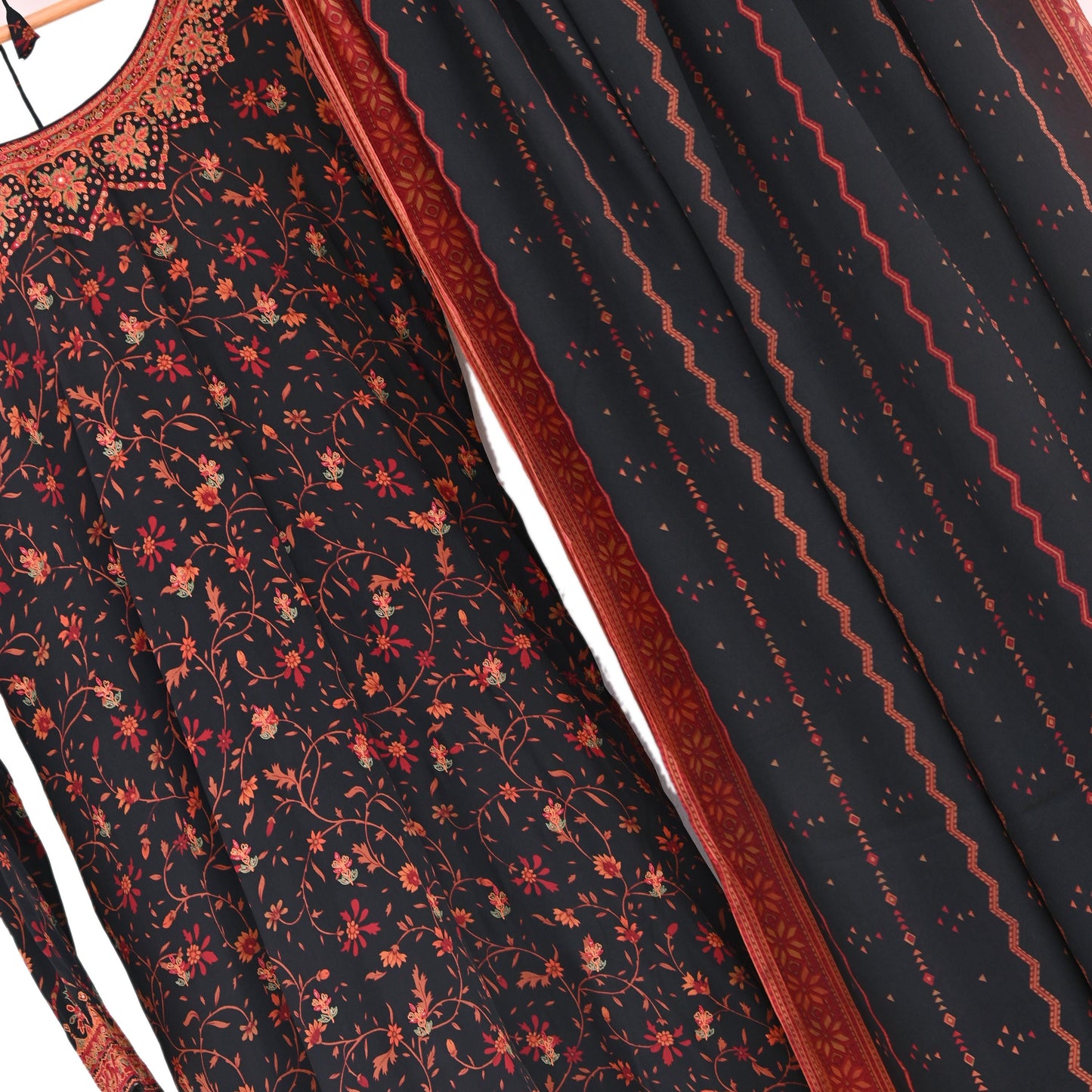 Indian Pre-Owned Black Pure Silk Hand Embroidered Printed Ritu Kumar Designer 2 Piece Suit Set (Kurta + Dupatta)