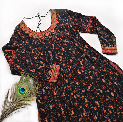 Indian Pre-Owned Black Pure Silk Hand Embroidered Printed Ritu Kumar Designer 2 Piece Suit Set (Kurta + Dupatta)
