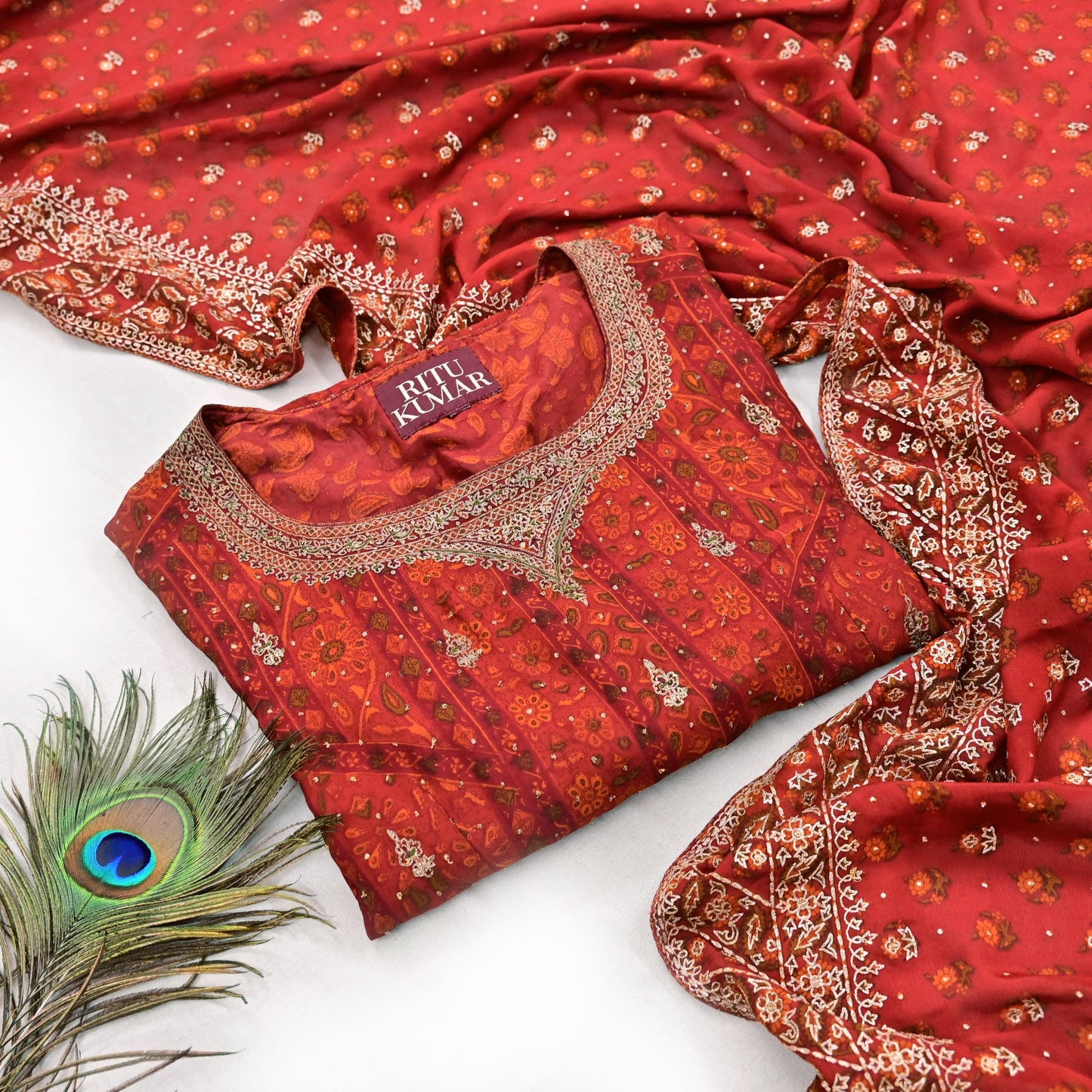 Indian Pre-Owned Rusty Red Pure Silk Hand Embroidered Ritu Kumar Designer 3 Piece Suit Set (Kurta + Dupatta + Salwar)