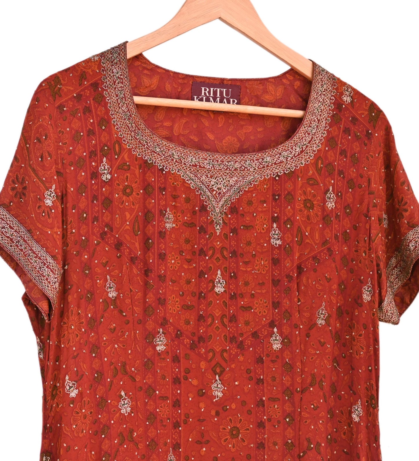 Indian Pre-Owned Rusty Red Pure Silk Hand Embroidered Ritu Kumar Designer 3 Piece Suit Set (Kurta + Dupatta + Salwar)