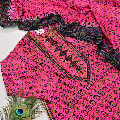 Indian Pre-Owned Pink & Black Pure Silk Hand Embroidered Printed Ritu Kumar Designer 2 Piece Suit Set (Kurta + Dupatta)