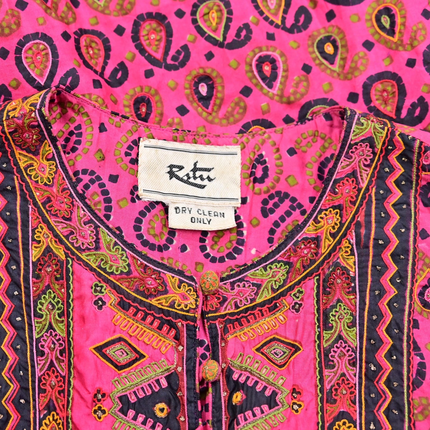 Indian Pre-Owned Pink & Black Pure Silk Hand Embroidered Printed Ritu Kumar Designer 2 Piece Suit Set (Kurta + Dupatta)