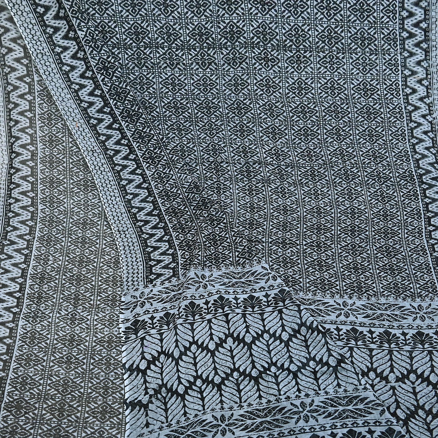 Indian Vintage Black & Gray Saree Printed Pure Cotton Indian Sari Craft Fabric 5Yd Sewing Soft Sarong Wrap Boho Floral Quilting Crafting