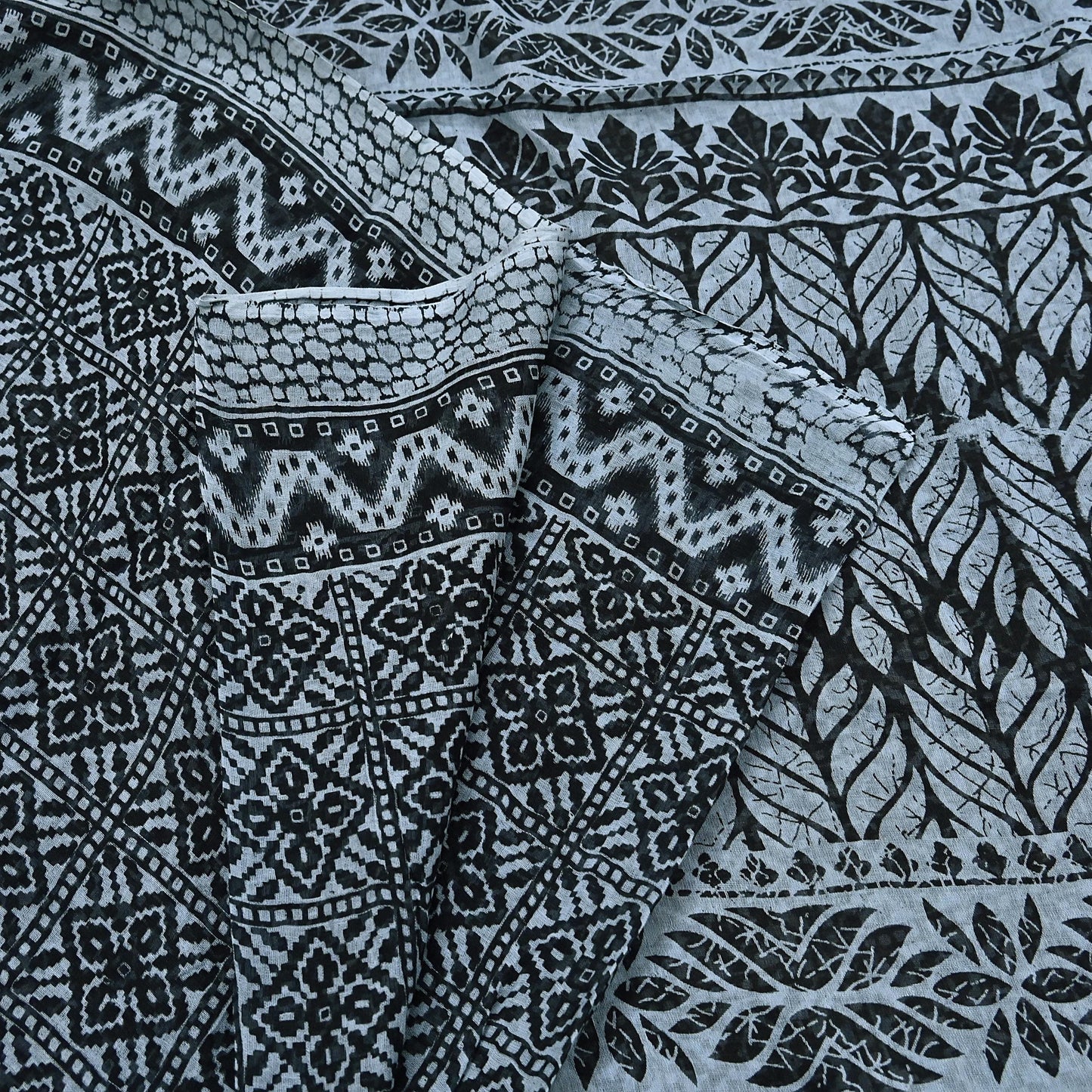 Indian Vintage Black & Gray Saree Printed Pure Cotton Indian Sari Craft Fabric 5Yd Sewing Soft Sarong Wrap Boho Floral Quilting Crafting