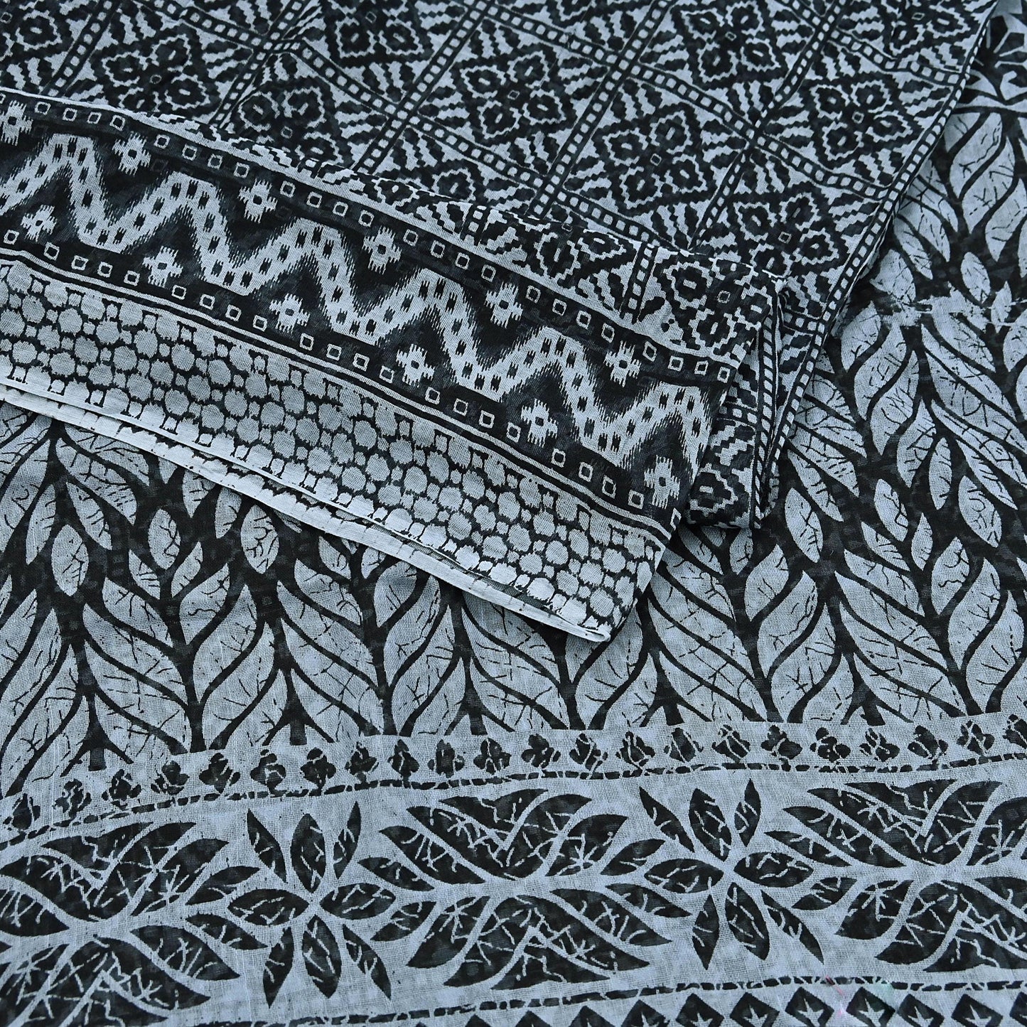 Indian Vintage Black & Gray Saree Printed Pure Cotton Indian Sari Craft Fabric 5Yd Sewing Soft Sarong Wrap Boho Floral Quilting Crafting