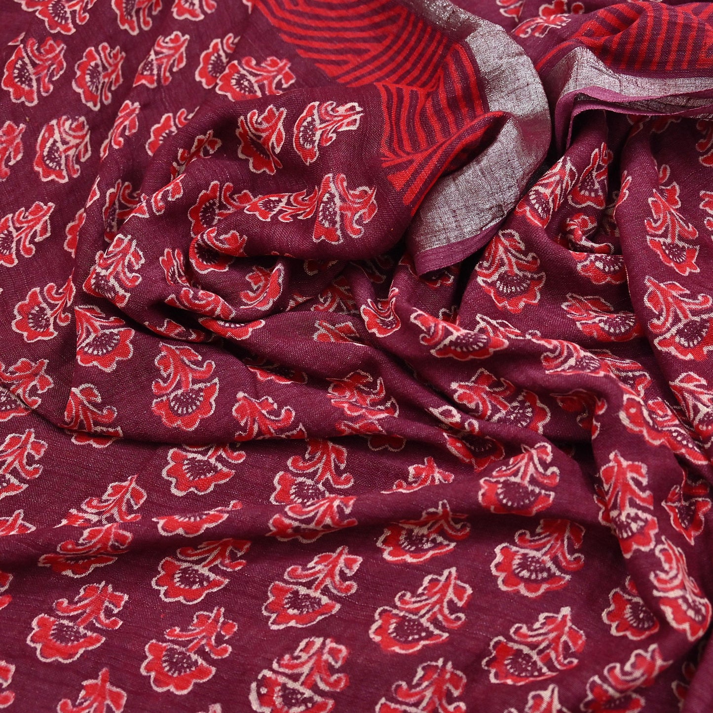 Indian Vintage Sari Maroon Printed Pure Cotton Sarees Craft Fabric 5Yd Soft Sewing Sarong Wrap Boho Floral Quilting Dress making fringes