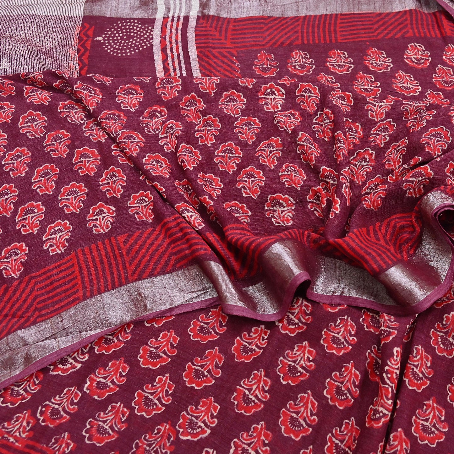 Indian Vintage Sari Maroon Printed Pure Cotton Sarees Craft Fabric 5Yd Soft Sewing Sarong Wrap Boho Floral Quilting Dress making fringes