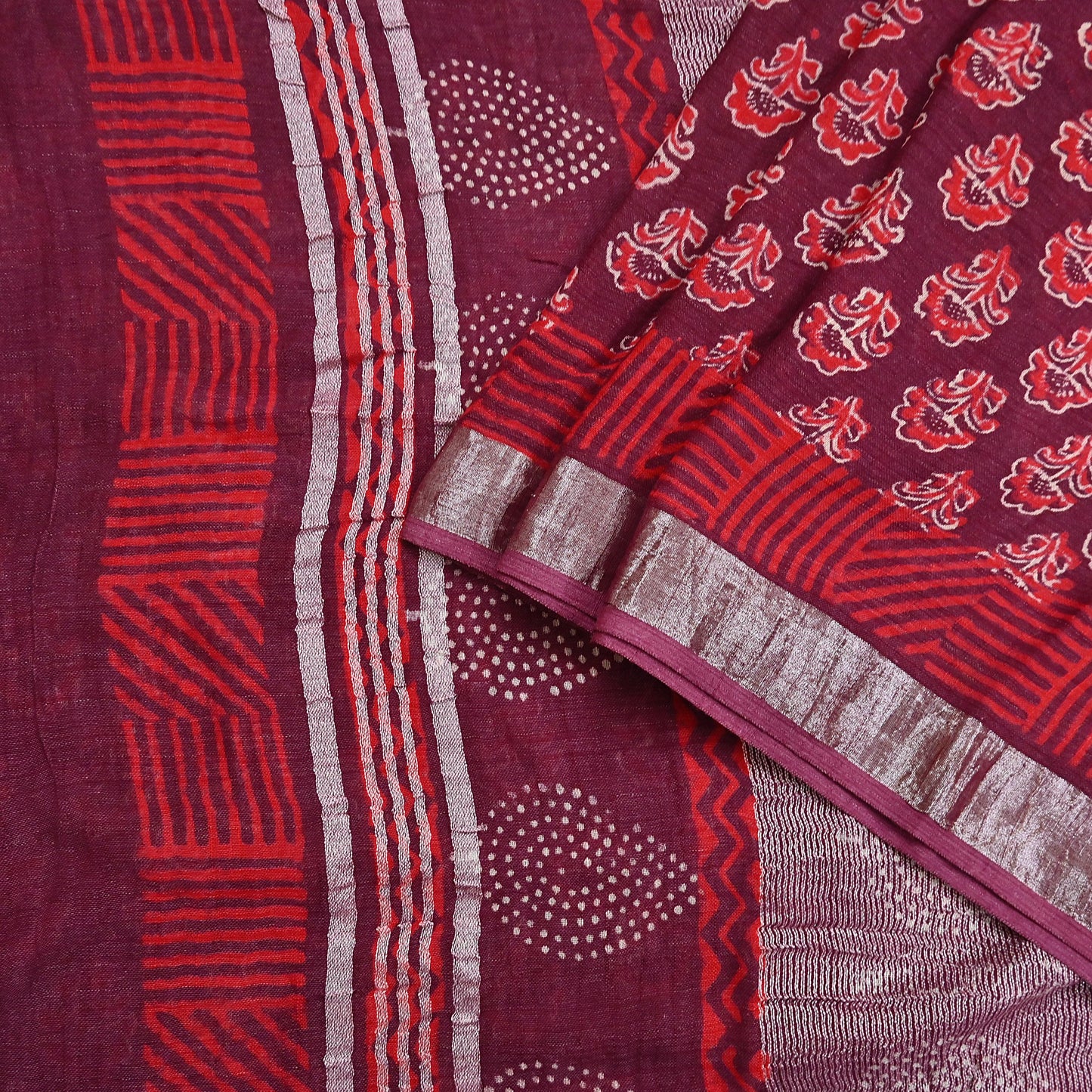 Indian Vintage Sari Maroon Printed Pure Cotton Sarees Craft Fabric 5Yd Soft Sewing Sarong Wrap Boho Floral Quilting Dress making fringes
