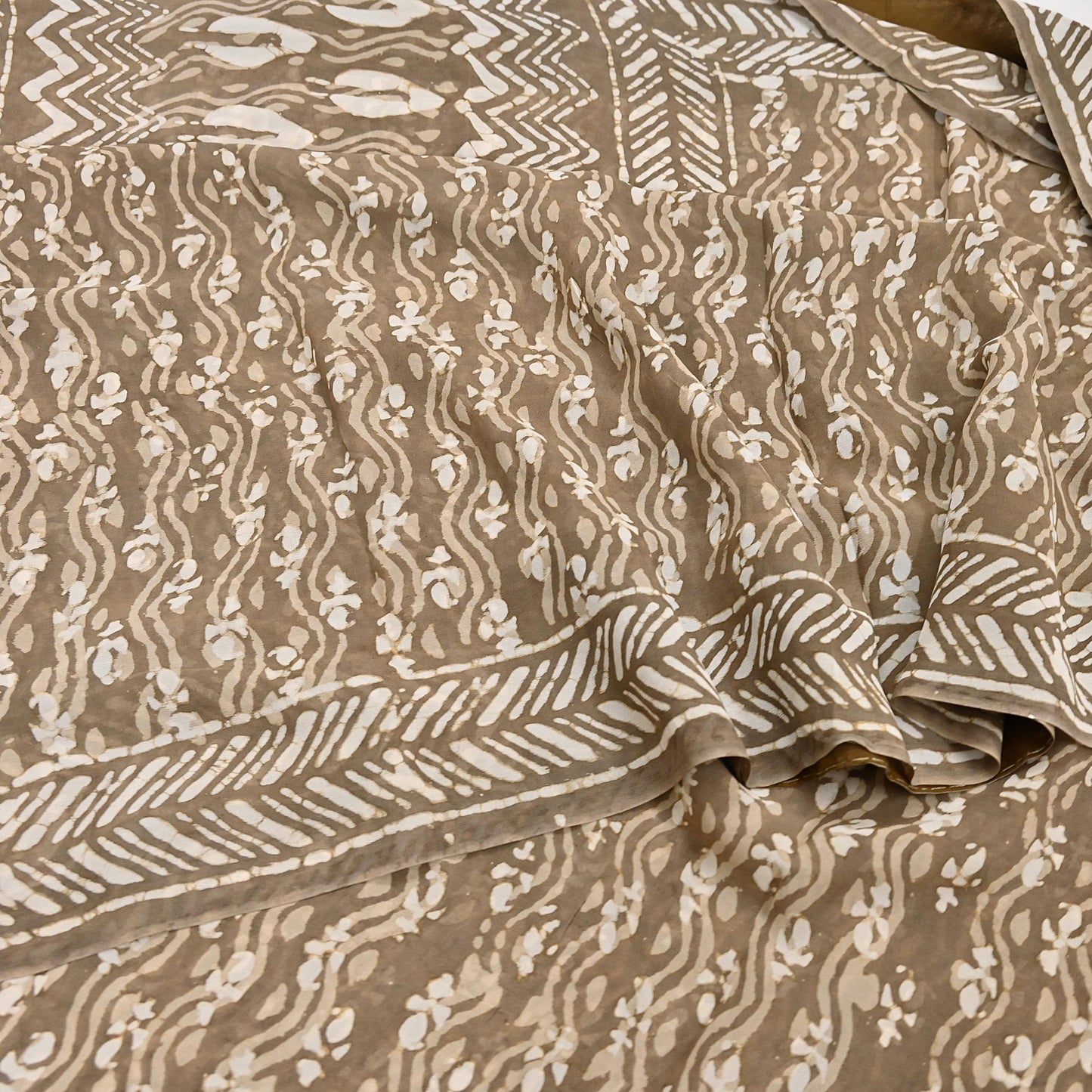 Indian Women Vintage Brown Saree Pure Georgette Silk Batik Printed Sari Sewing 5yard Soft Craft Floral Design Wrap Boho