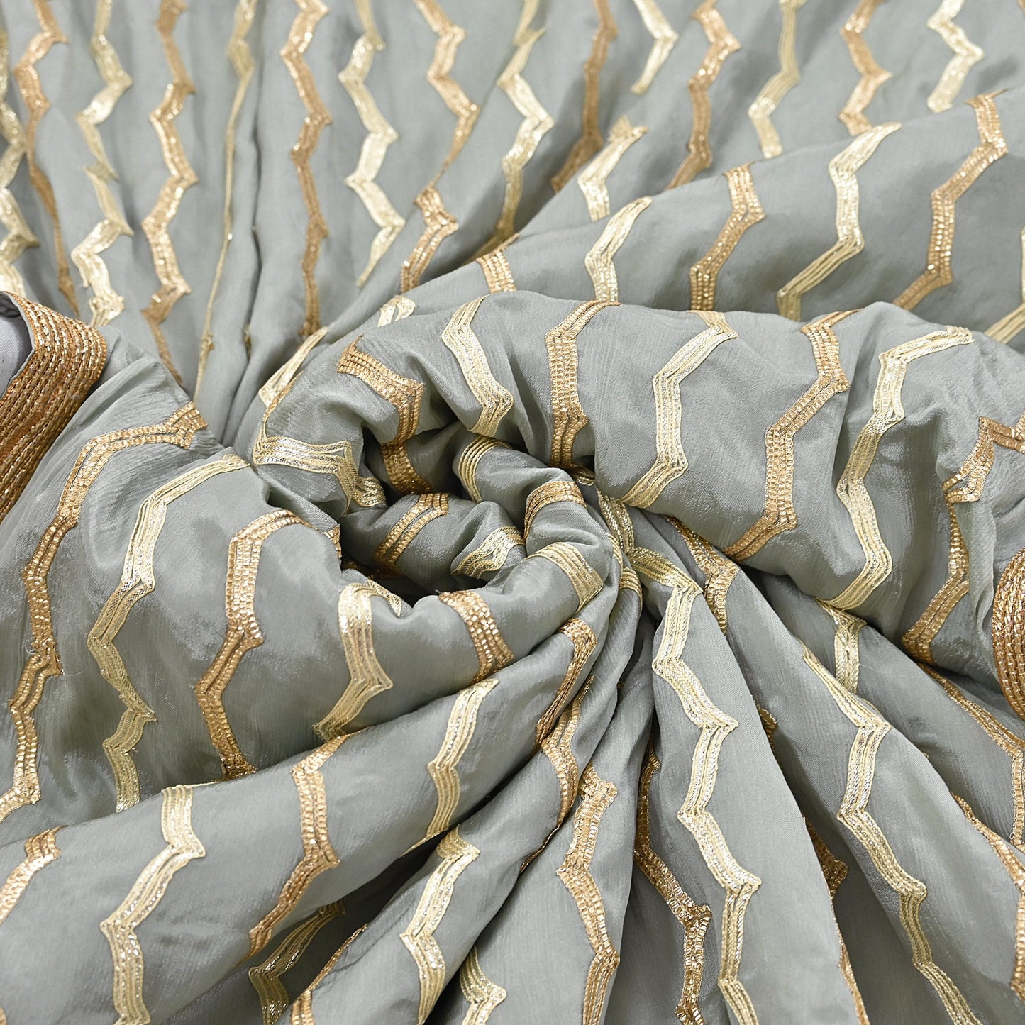 Indian Pre-owned Heavy Sari Gray Pure Silk Hand Embroidered gota patti Sarees Designer Abu Jani 6Yd Sewing Ethnic Sarees