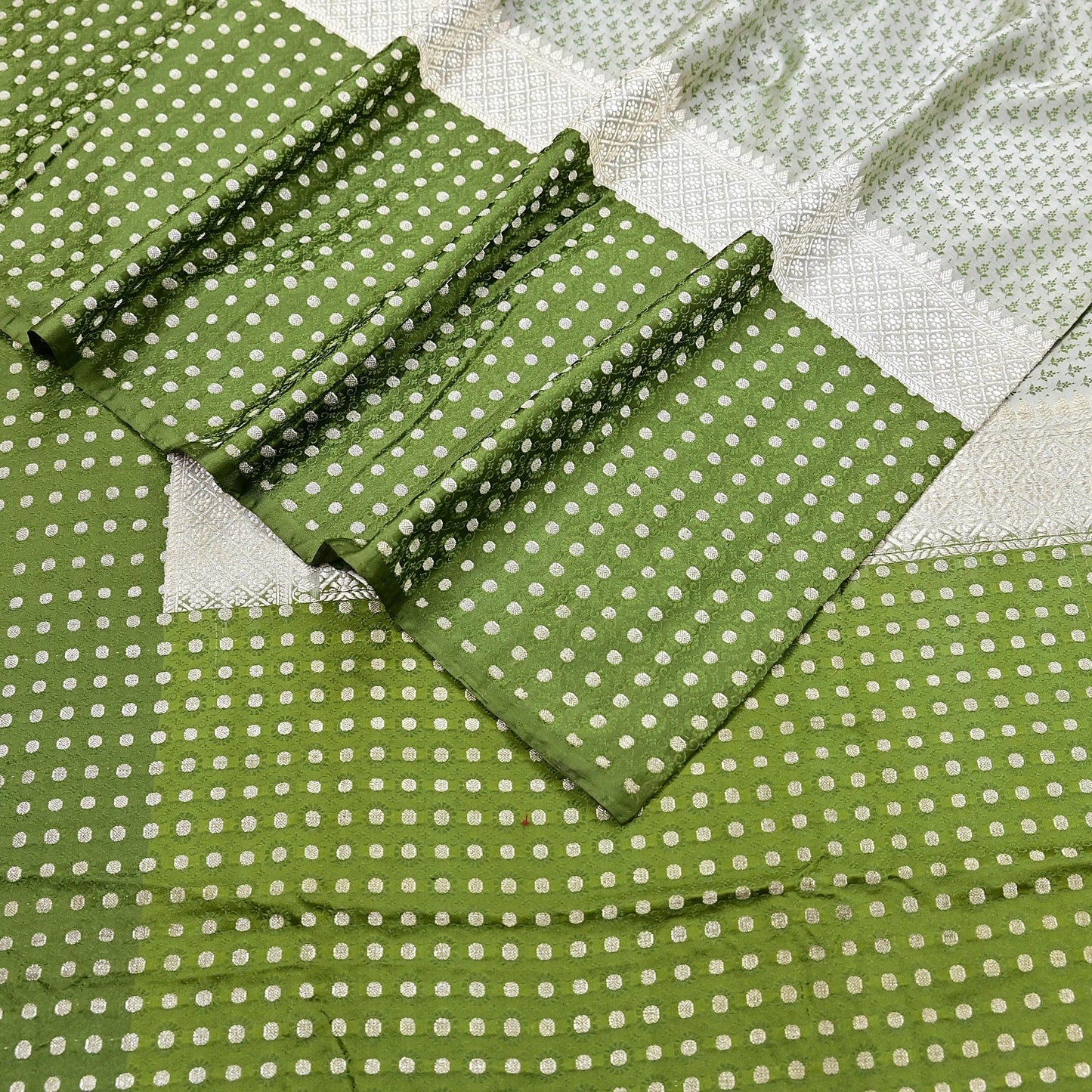 Indian Vintage Sari Green & Ivory Heavy Pure Satin Silk Woven Banarasi Tanchoi Sari Zari 5Yd Craft Fabric Dress making Ethnic Crafting