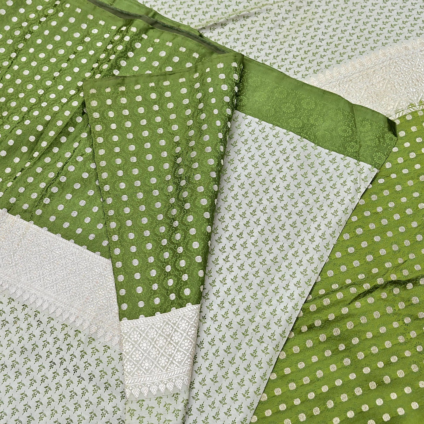 Indian Vintage Sari Green & Ivory Heavy Pure Satin Silk Woven Banarasi Tanchoi Sari Zari 5Yd Craft Fabric Dress making Ethnic Crafting