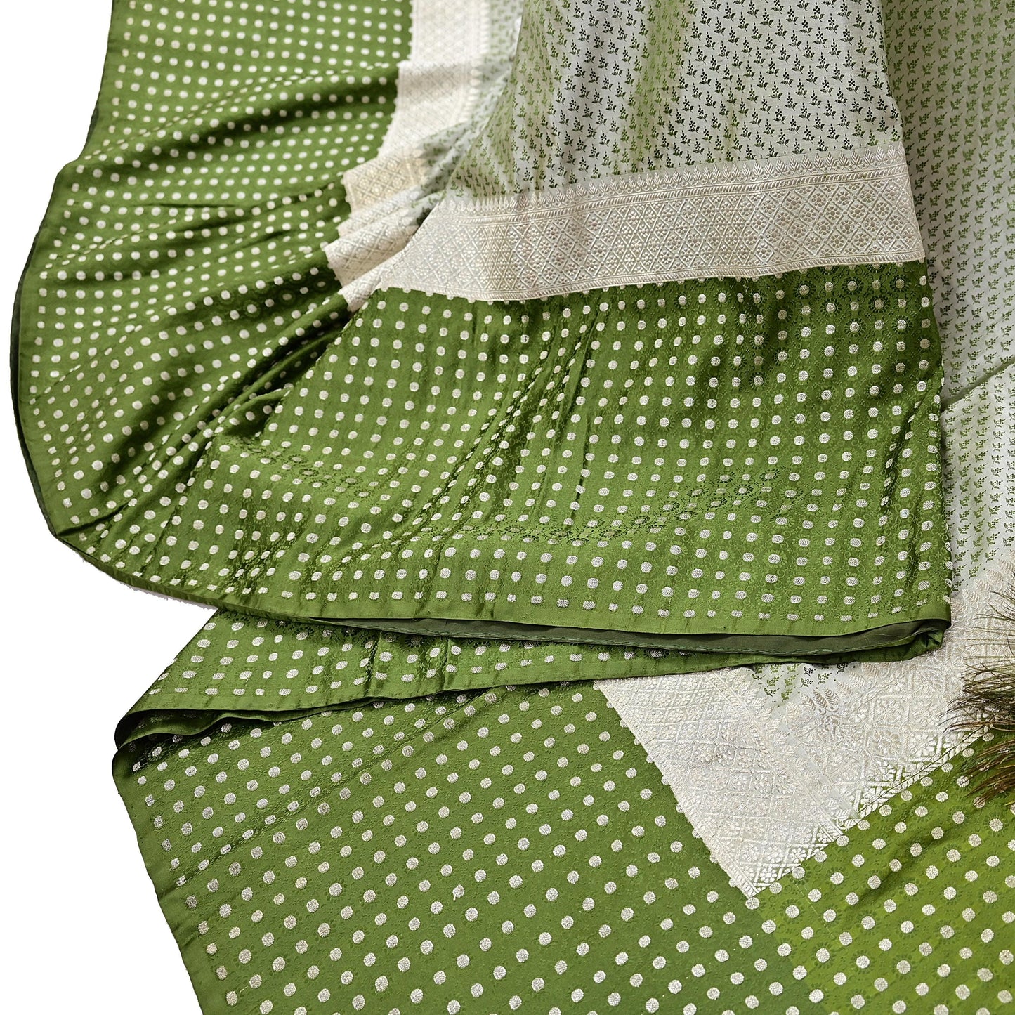 Indian Vintage Sari Green & Ivory Heavy Pure Satin Silk Woven Banarasi Tanchoi Sari Zari 5Yd Craft Fabric Dress making Ethnic Crafting