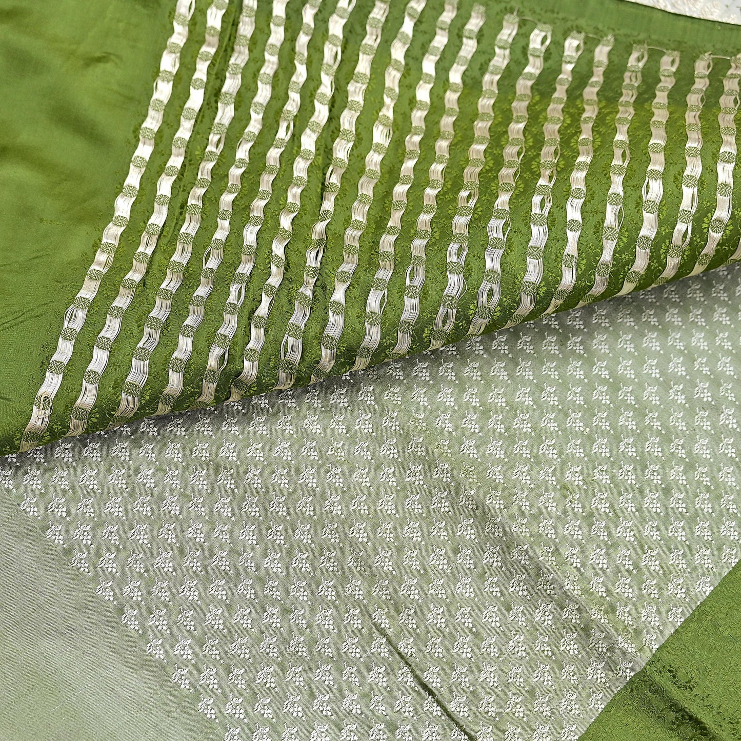 Indian Vintage Sari Green & Ivory Heavy Pure Satin Silk Woven Banarasi Tanchoi Sari Zari 5Yd Craft Fabric Dress making Ethnic Crafting